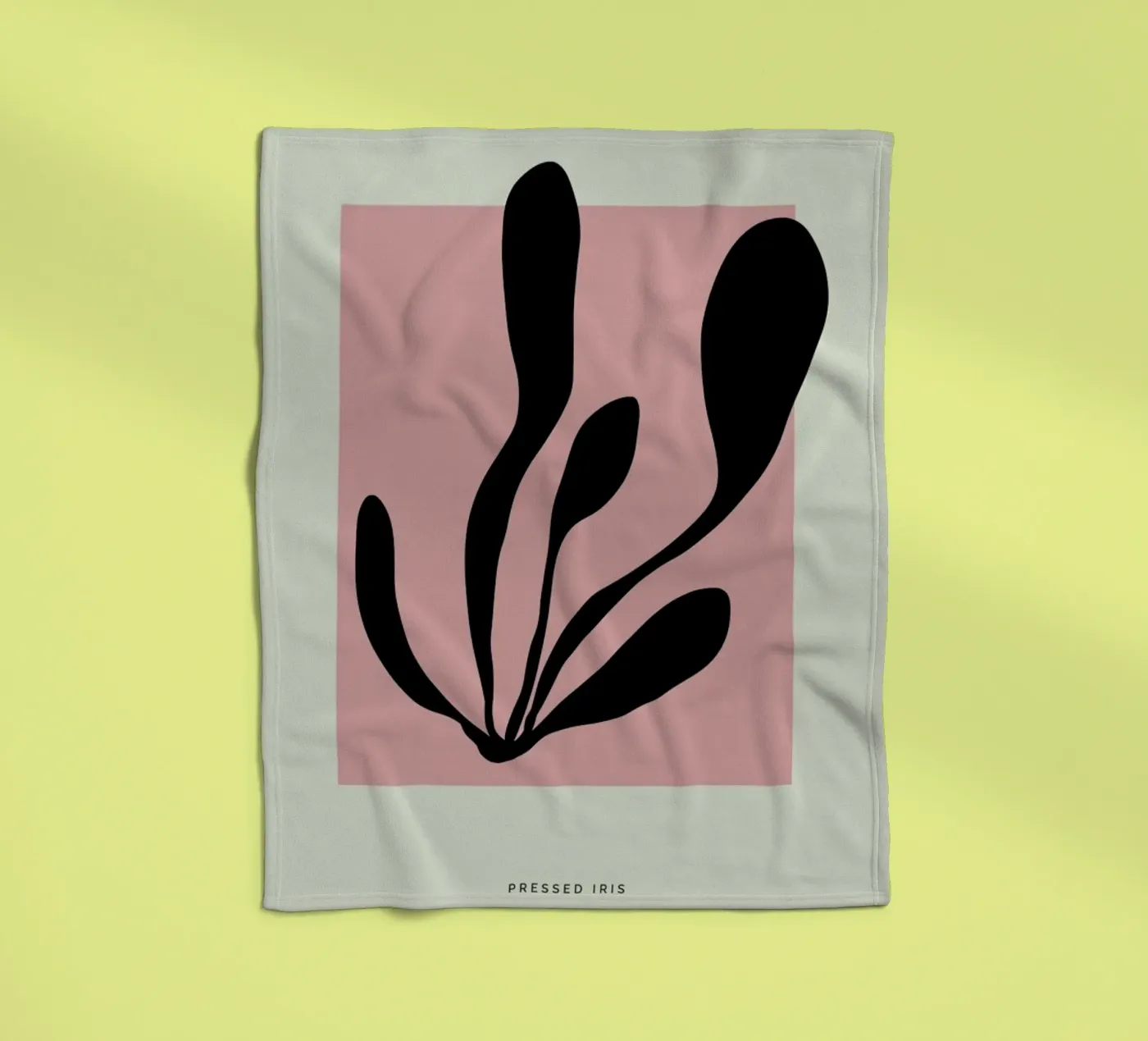 Pressed Iris Fleecedecke von Studio One