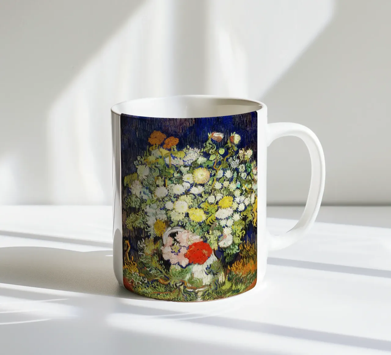 Bouquet di fiori in un vaso (1890) di Vincent van Gogh tazza in ceramica da Venus Art