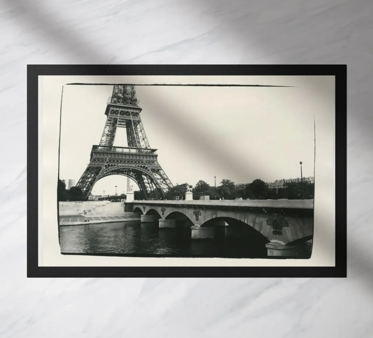 Torre Eiffel 1982 felpudo de phillipp veisenberg