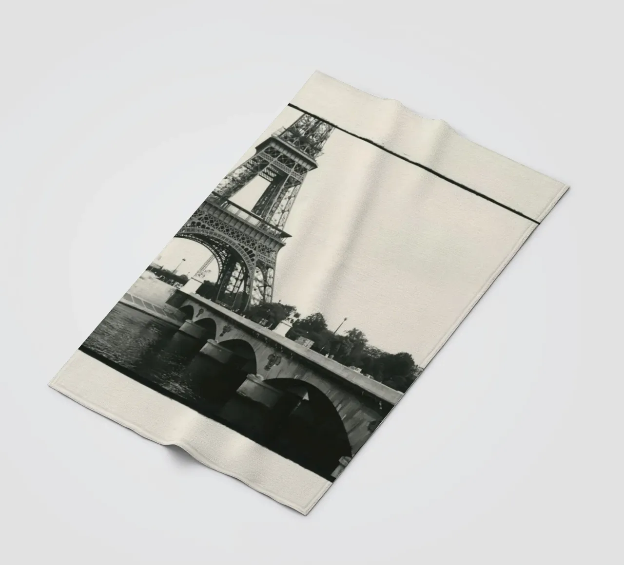 Torre Eiffel 1982 coperta in pile da phillipp veisenberg