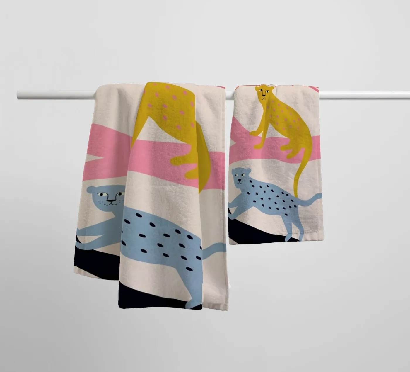 Leopard Tree Handtuch von Little Flourishes