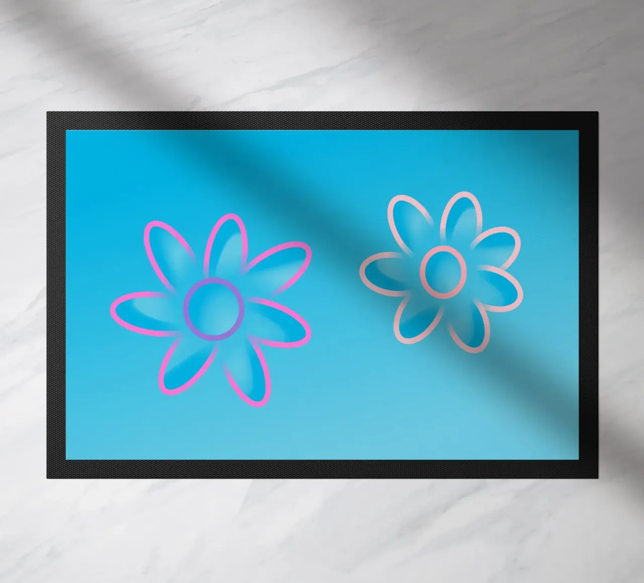 Dos flores rosas sobre fondo azul felpudo de Something for you