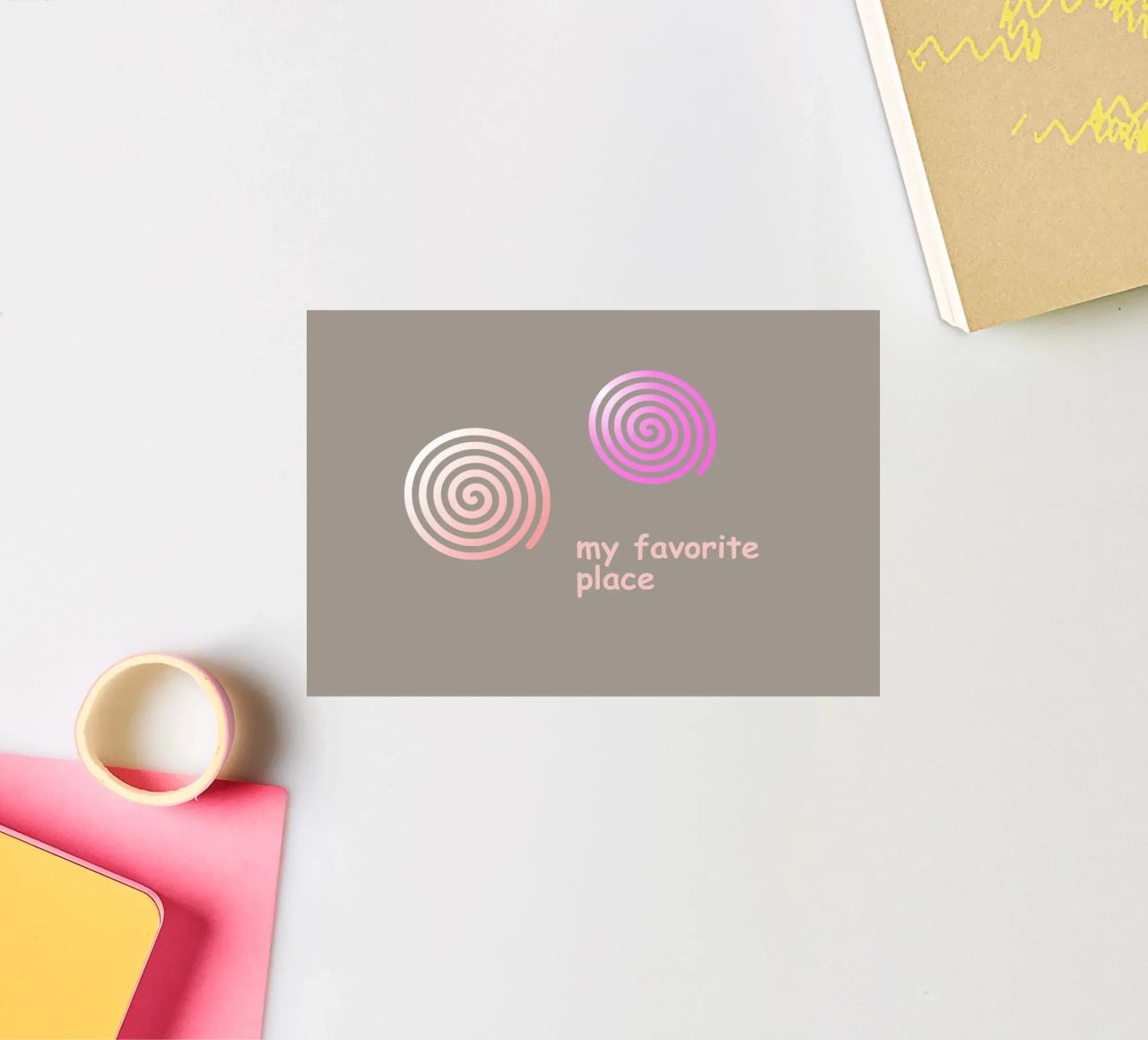Deux spirales roses sur fond gris avec texte autocollant de Something for you