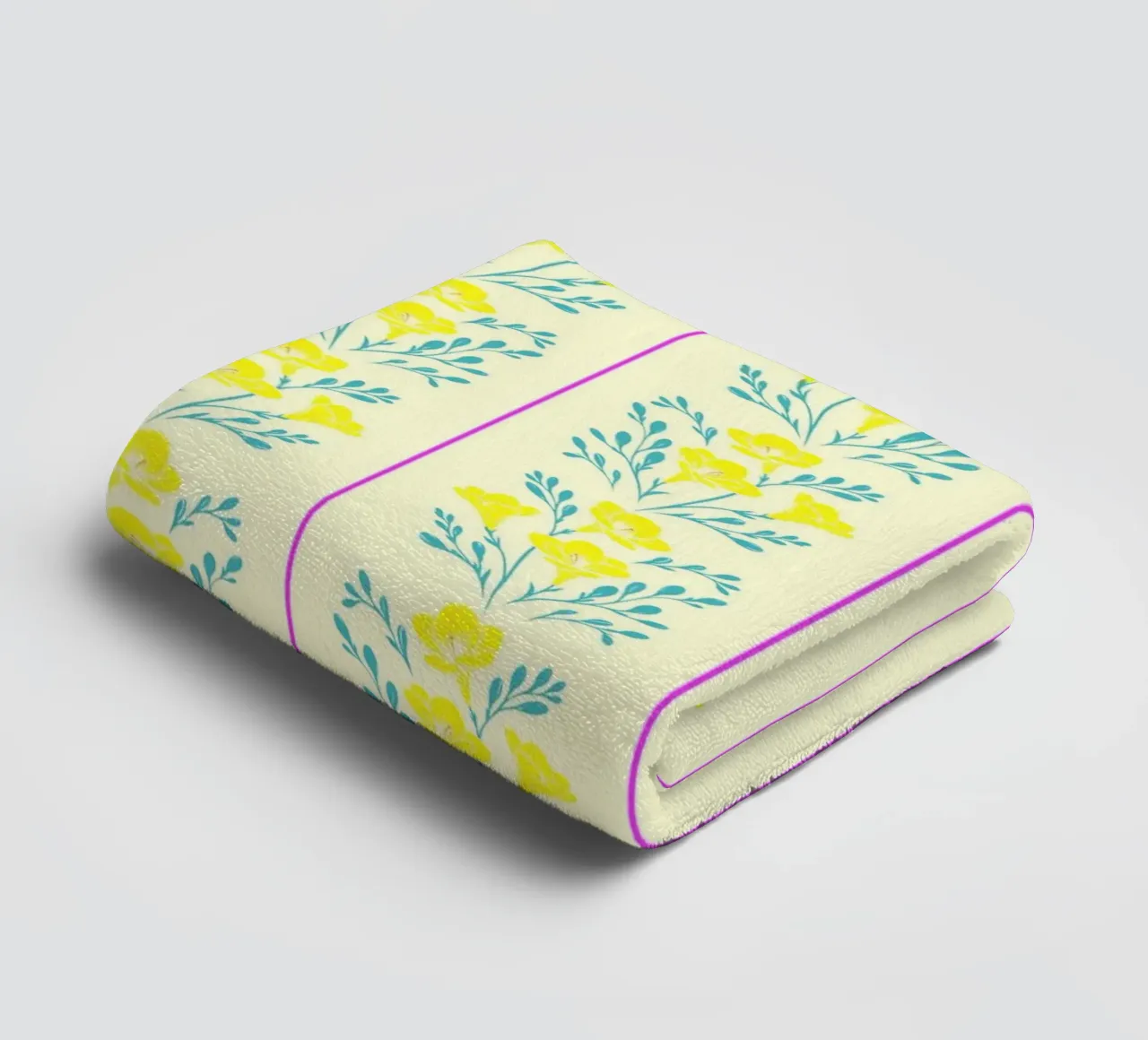 Freesia rayé jaune et rose serviette de bain de SilverPegasus