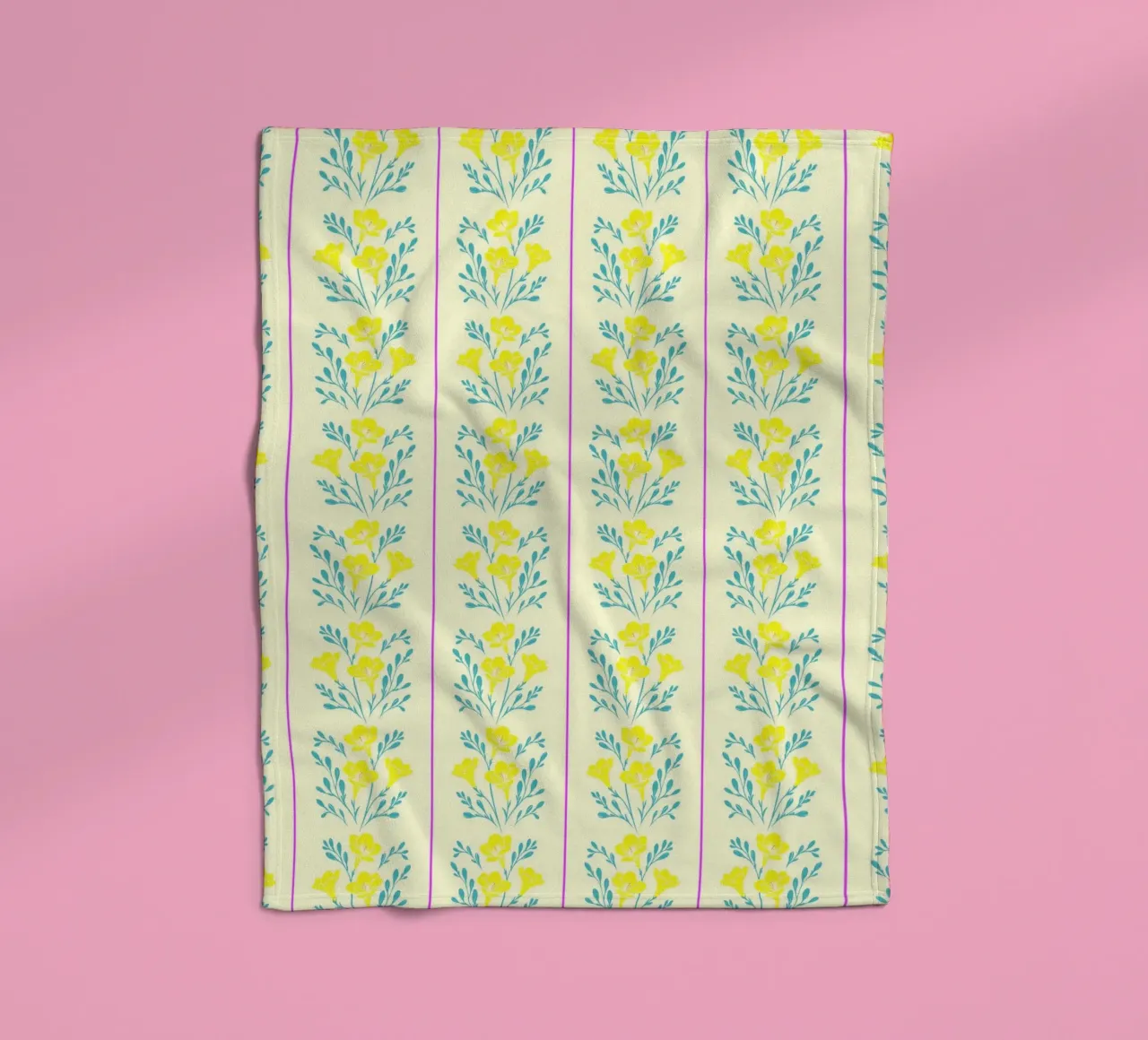 Fresia a strisce giallo e rosa coperta in pile da SilverPegasus
