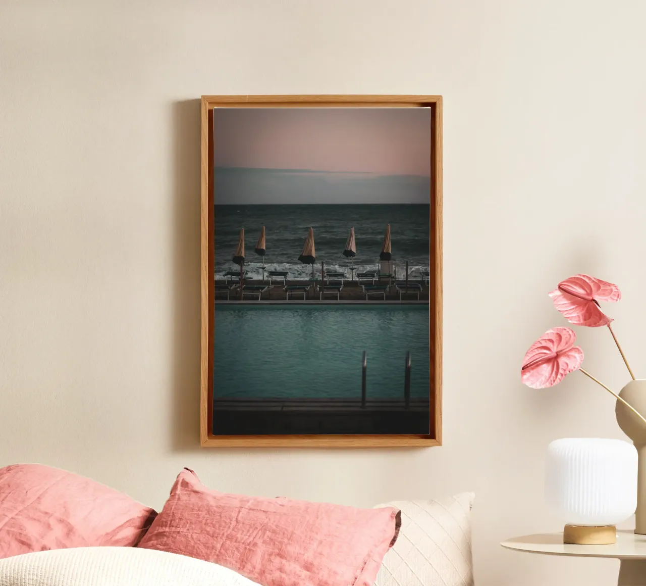 Pool am Strand, Finale Ligure, Fotografie Leinwand von Jule Shnc