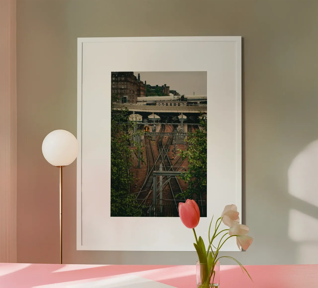 Stazione ferroviaria, Edimburgo, fotografia poster con telaio in plastica da Jule Shnc