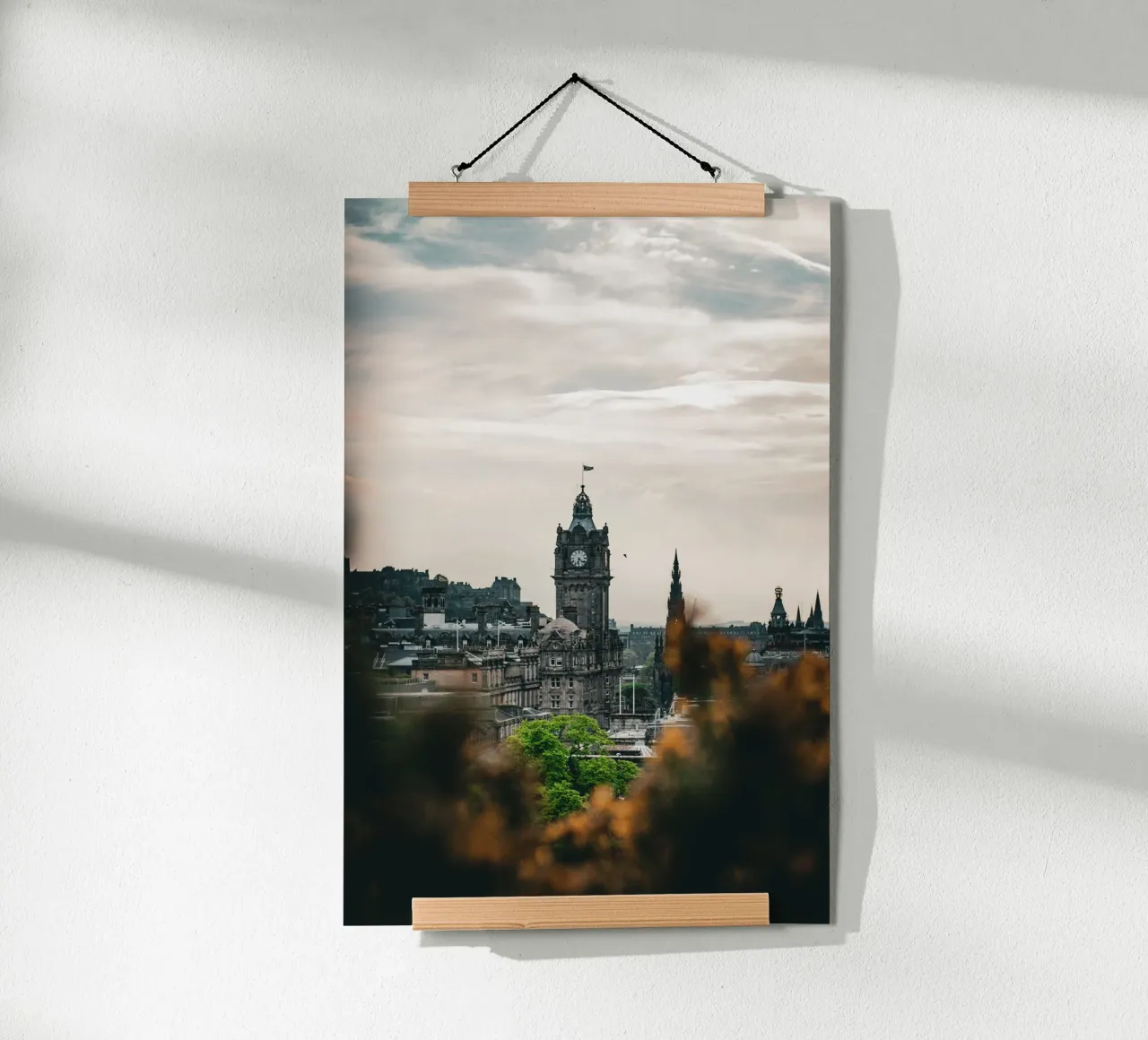 Il Balmoral, Edimburgo, Fotografia poster con telaio in plastica da Jule Shnc