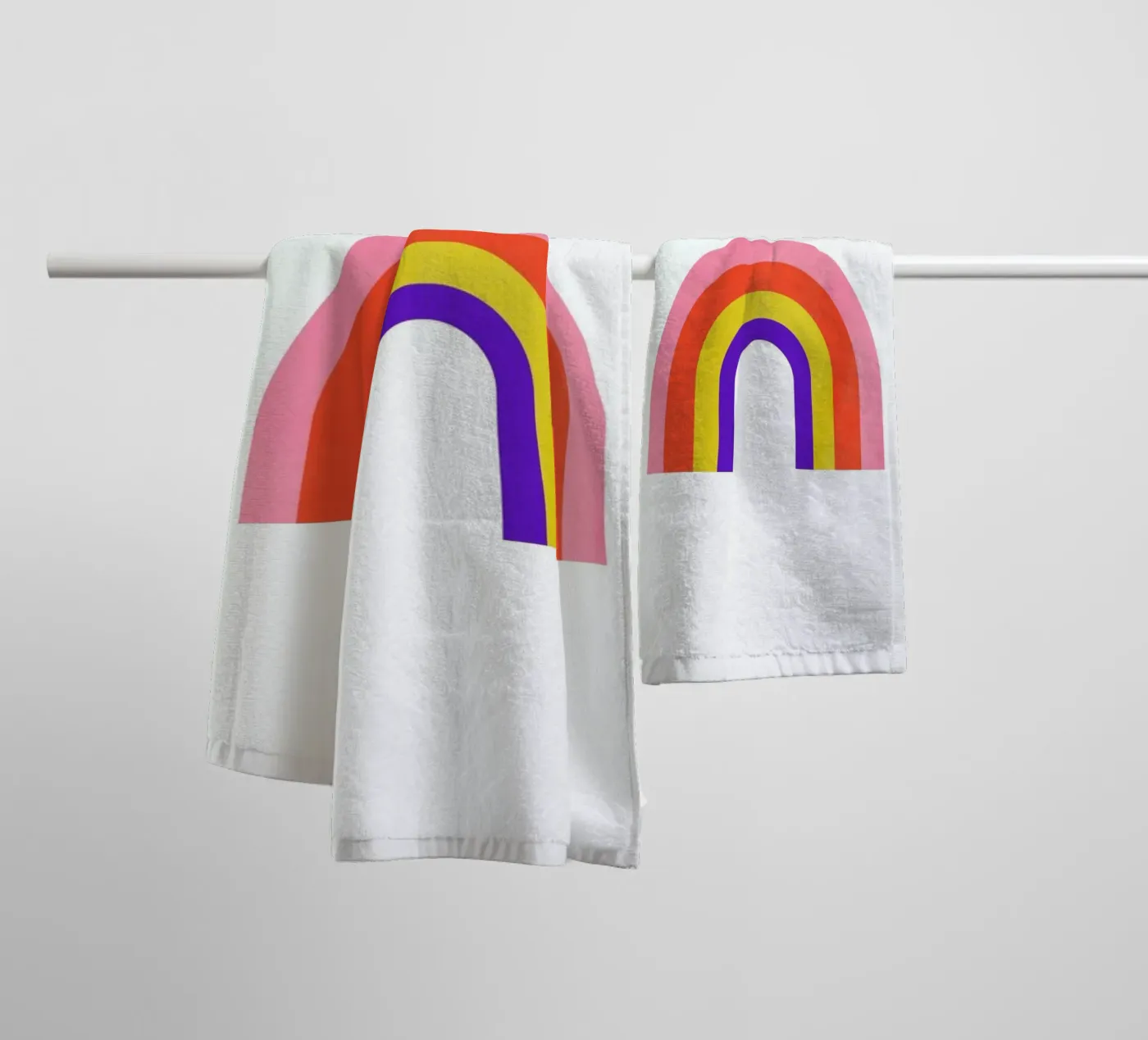 Rainbow badhanddoek van Little Flourishes