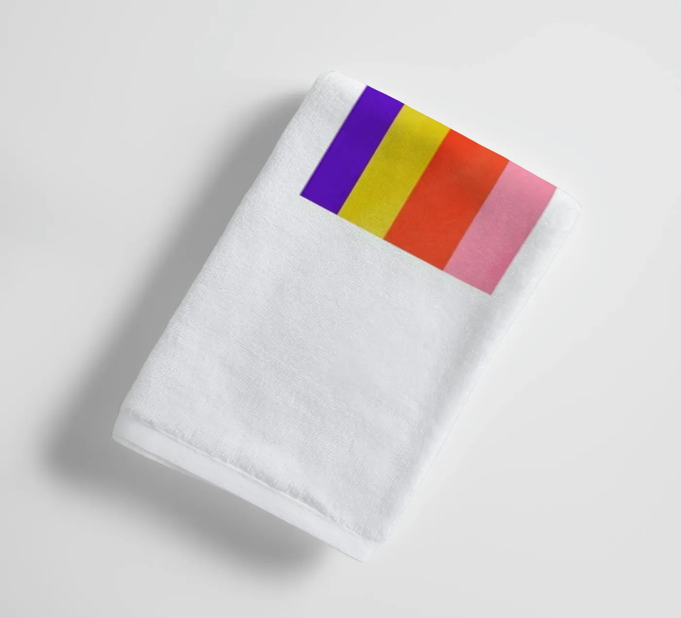 Rainbow badhanddoek van Little Flourishes