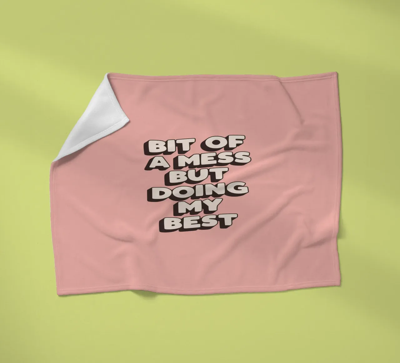 Imprimé typographique "Bit of a Mess But Doing my Best" (Un peu de désordre mais je fais de mon mieux) Peach Pink plaid polaire de THE MOTIVATED TYPE