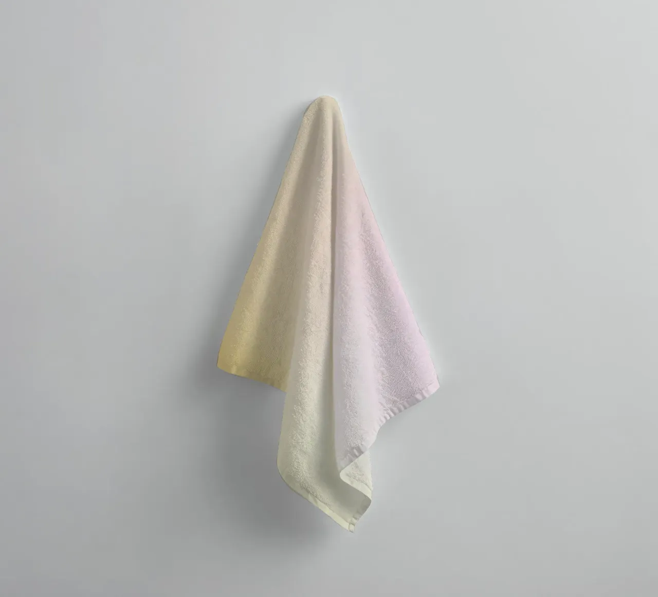 Zachte lentebloem met kleurverloop badhanddoek van Katja Stehle Design