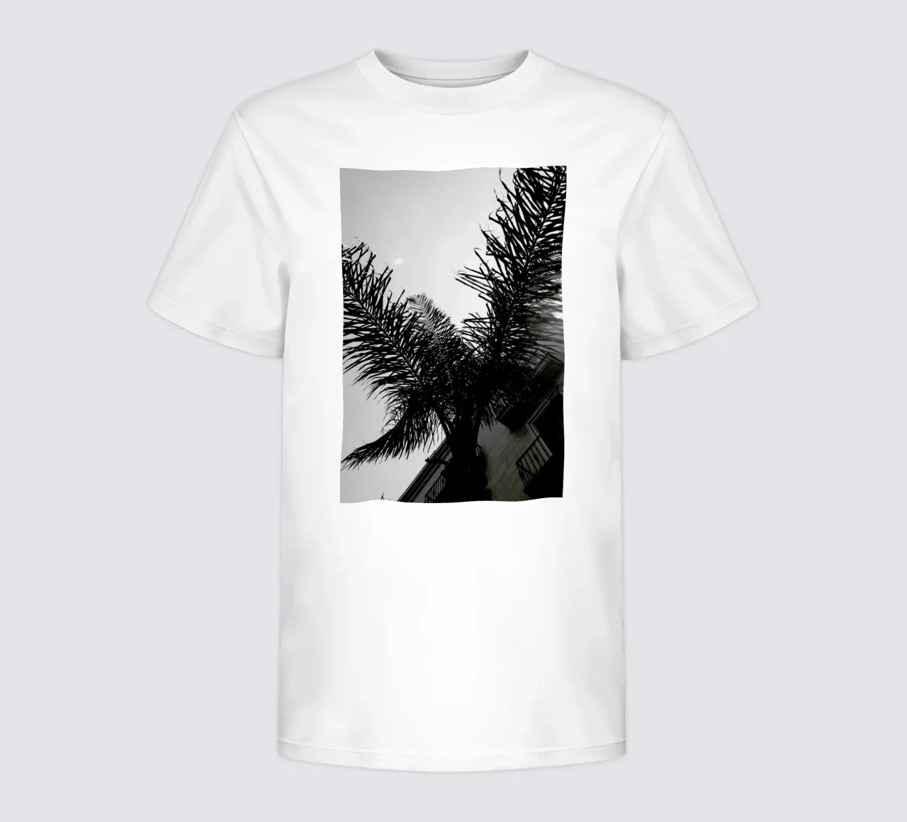 Palms — Barcelone Streets kids t-shirt by Sebastian Hilgetag