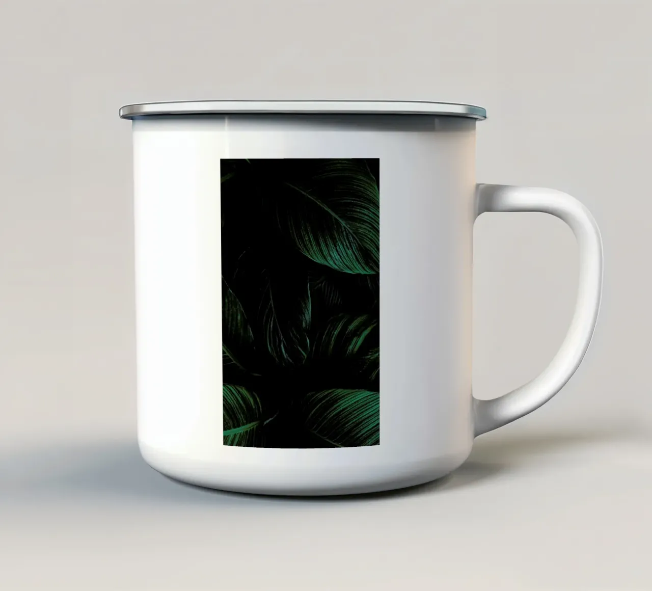 Layered Leaves tazza in smalto da Flora & Fauna