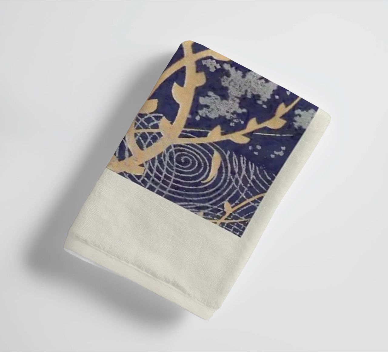 Shin-Bijutsukai - Surface badhanddoek van Vintage by JUNIQE