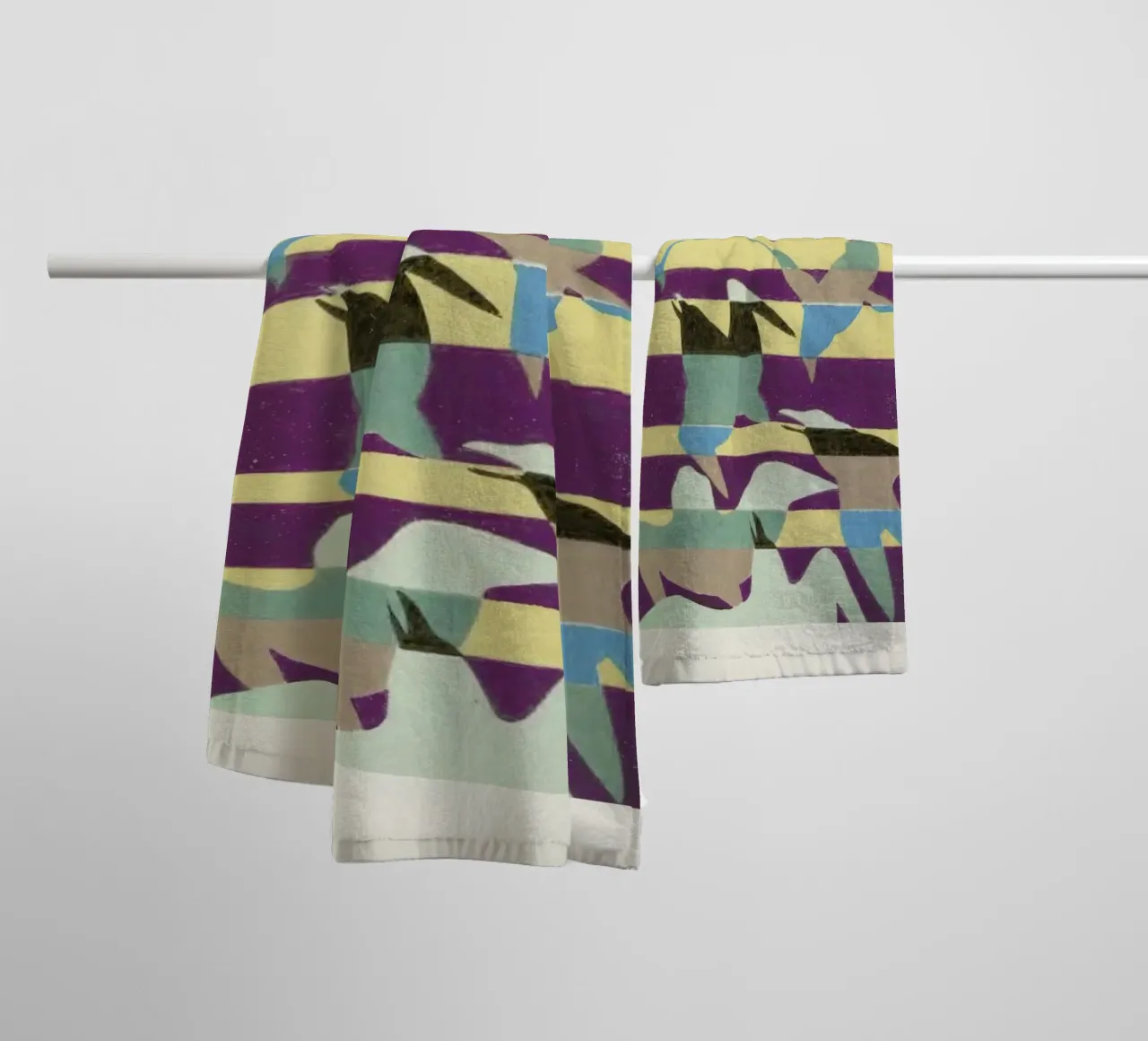 Shin-Bijutsukai - Linear Flight asciugamano da bagno da Vintage by JUNIQE