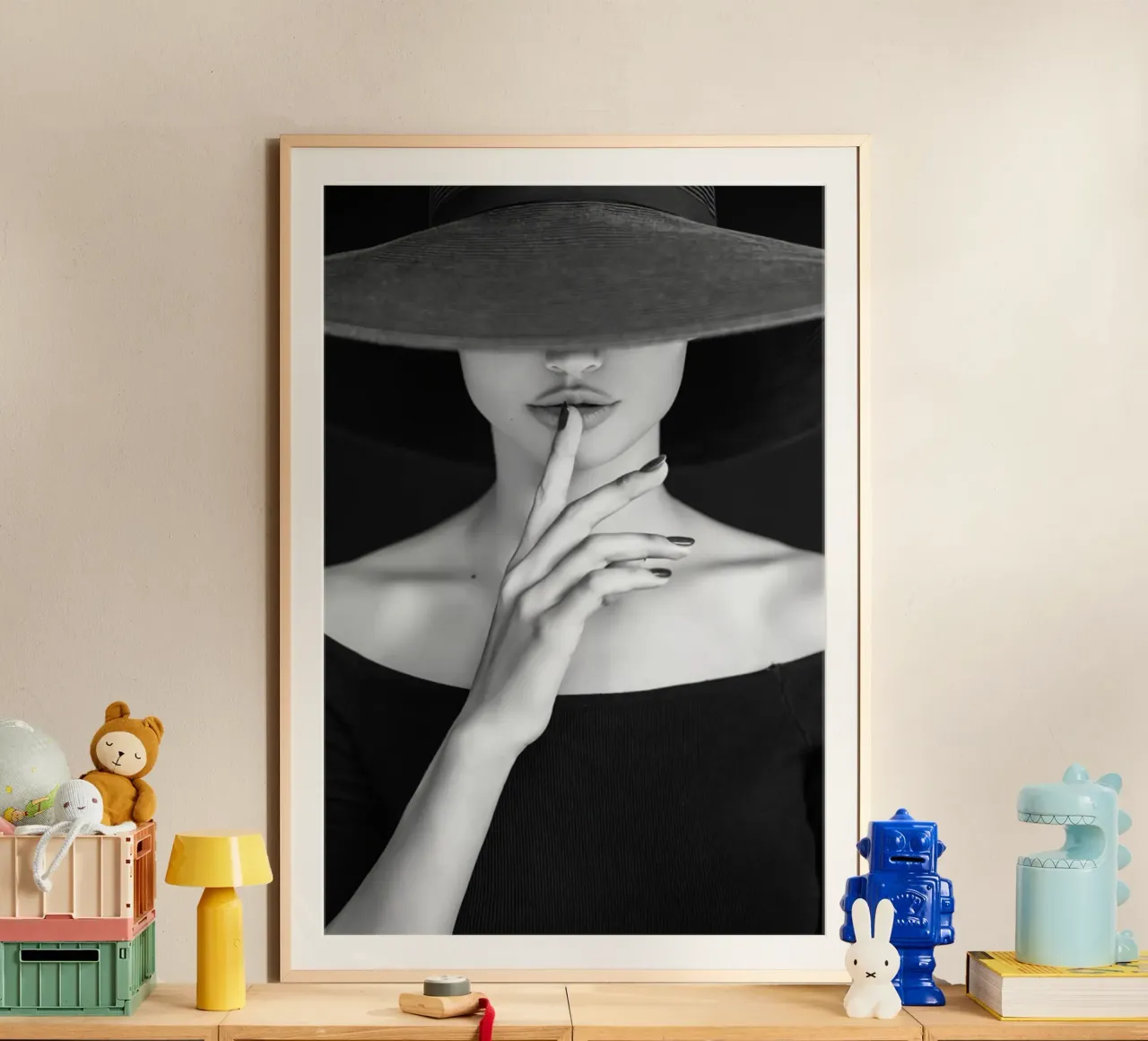 Belle donne poster con telaio in legno da Lorraine Mooore