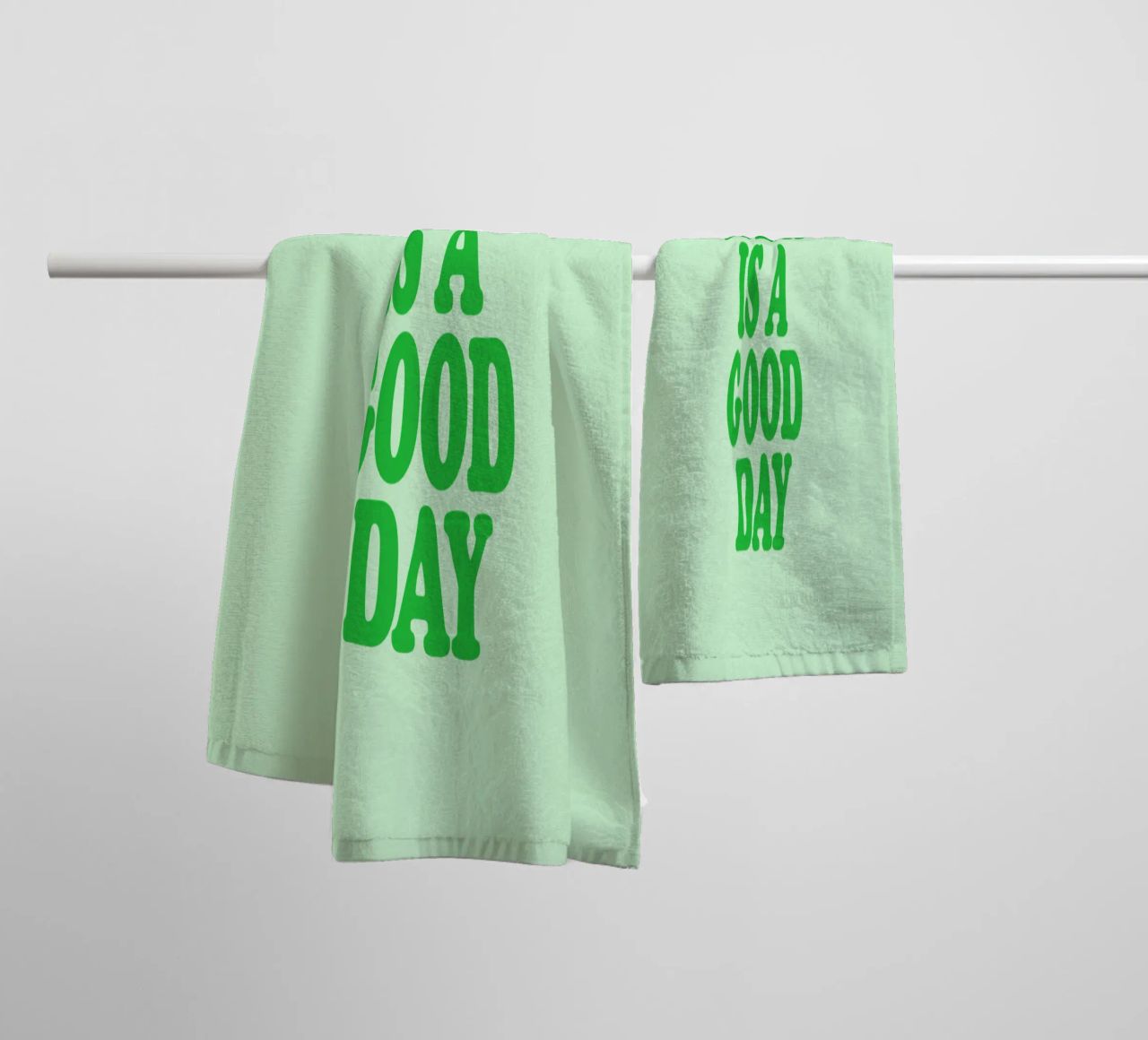 Heute ist ein guter Tag Optimistische Typografie Druck in Grün Handtuch von THE MOTIVATED TYPE