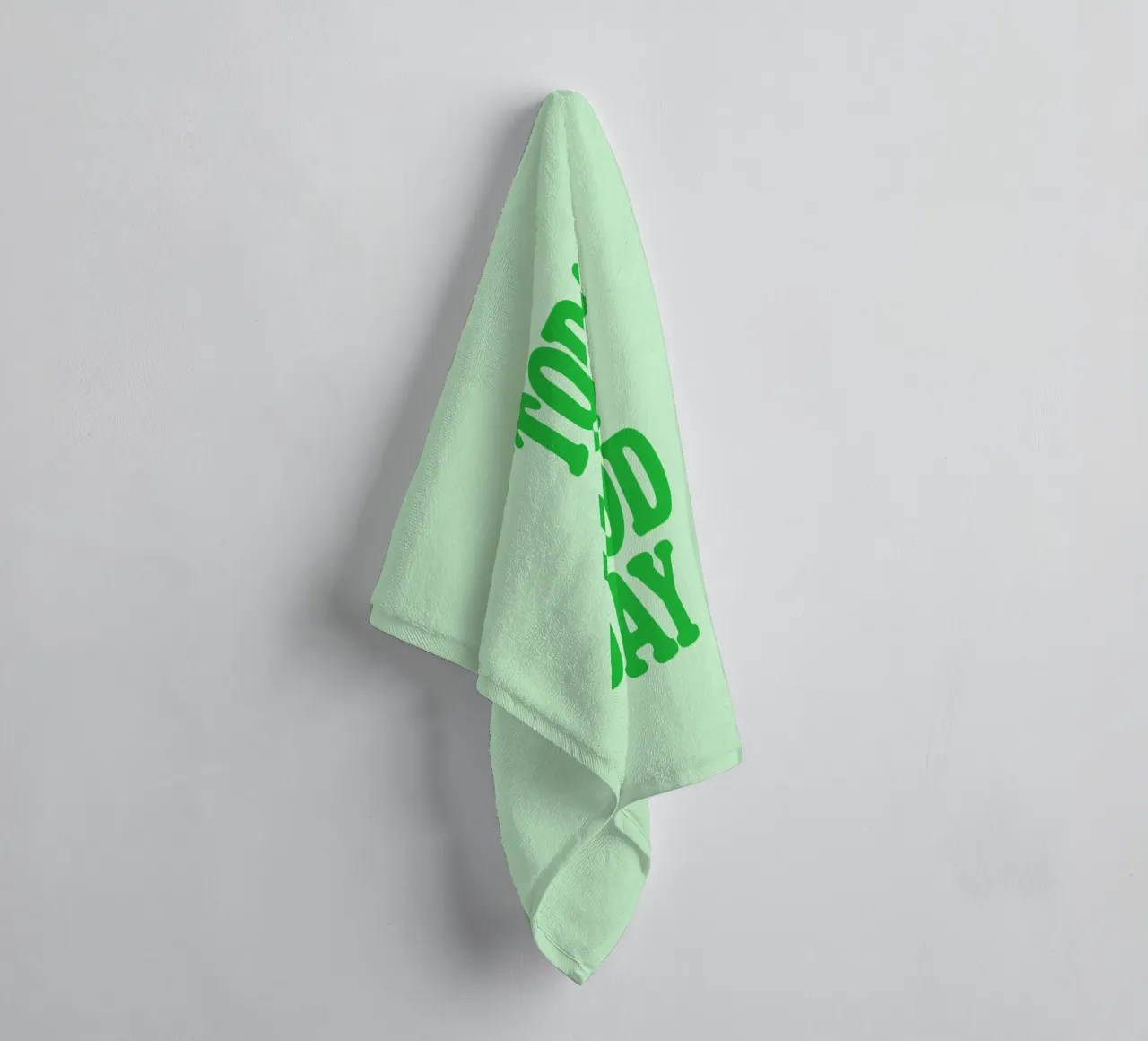 Today is a Good Day Optimistische typografie print in groen badhanddoek van THE MOTIVATED TYPE
