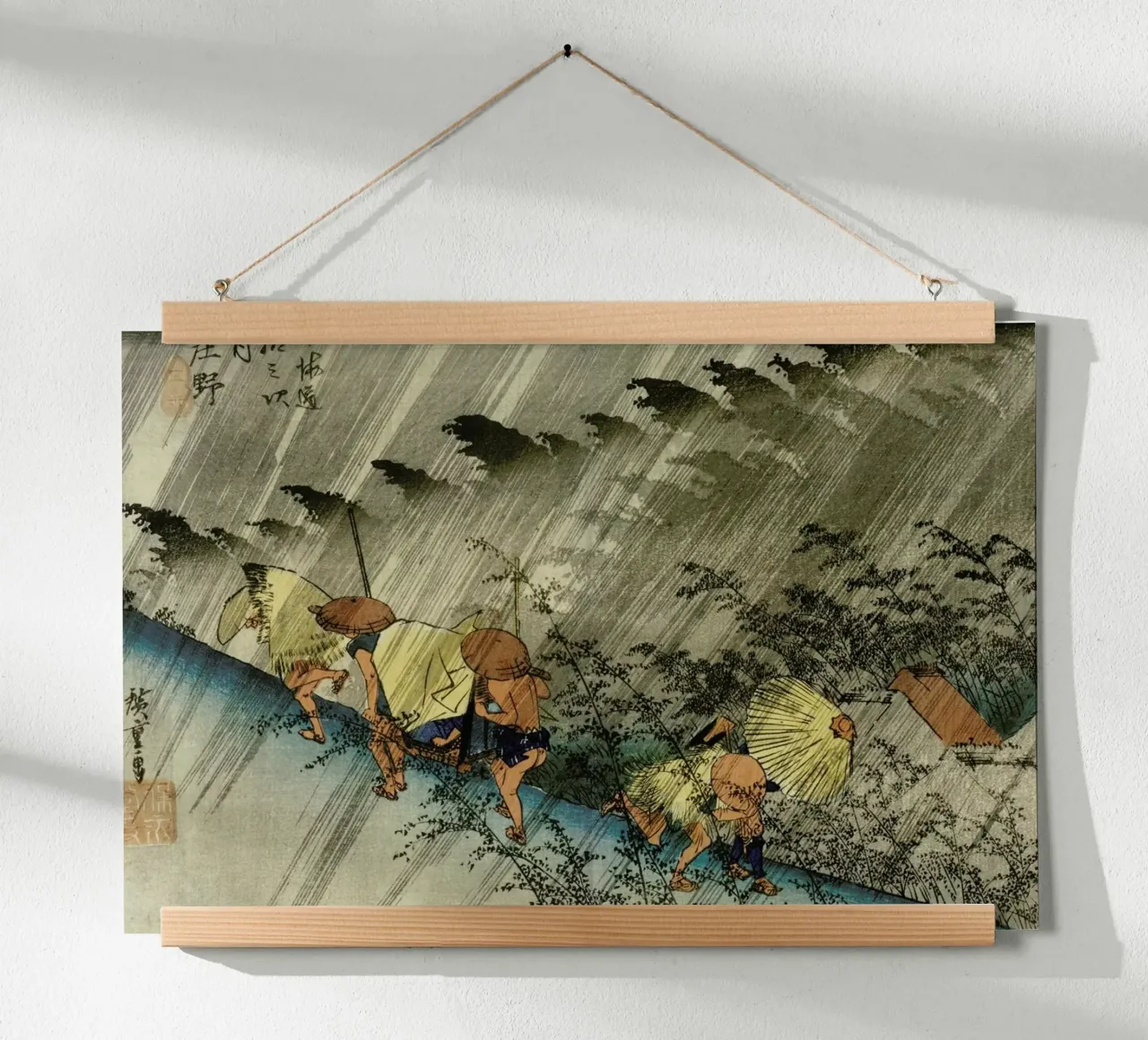 Hiroshige - Driving Rain, Shono poster con telaio in legno da ARTOTHEK