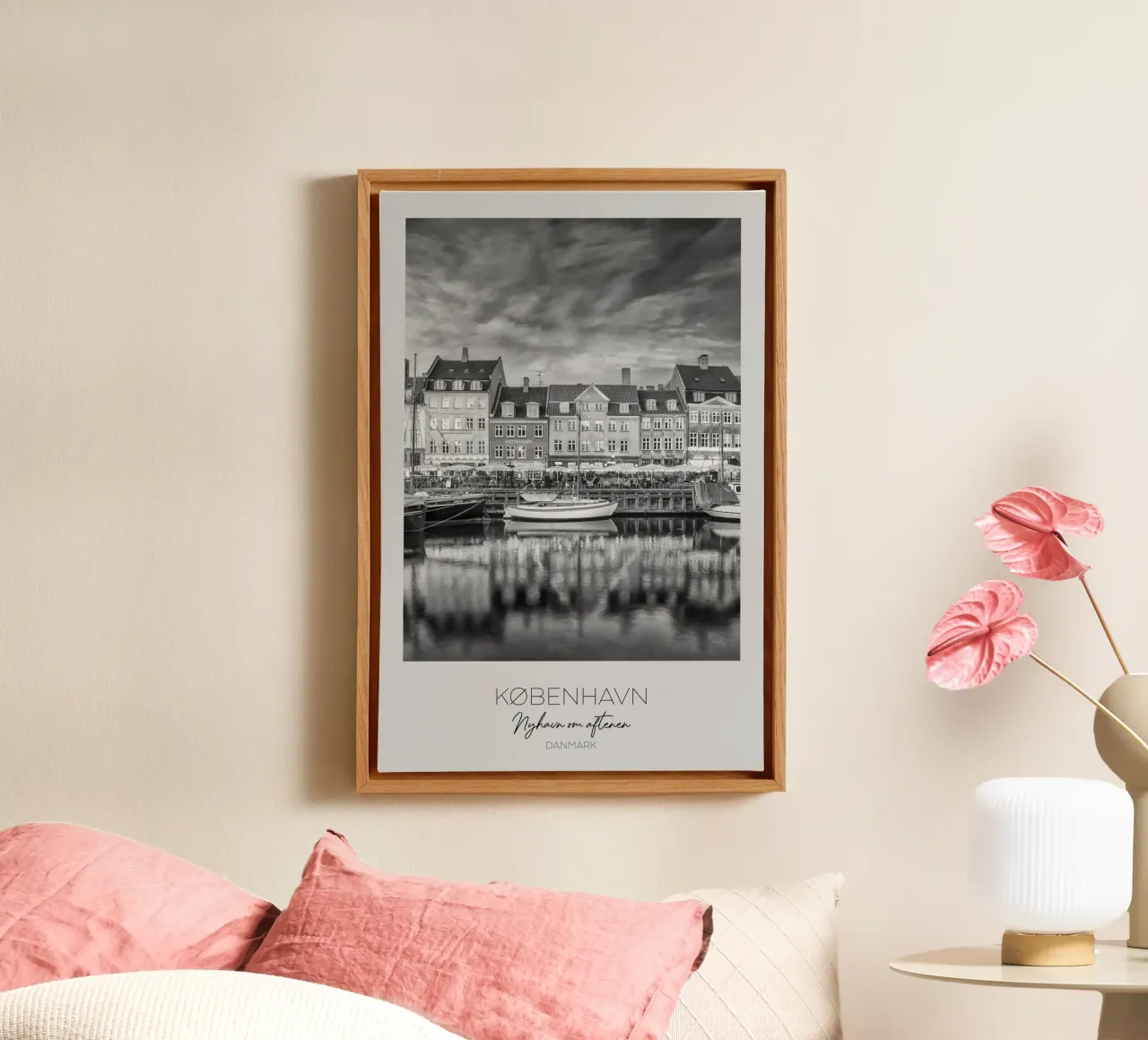 In focus: KOPENHAGEN Charming evening atmosphere at Nyhavn canvas with Floater frame by Melanie Viola