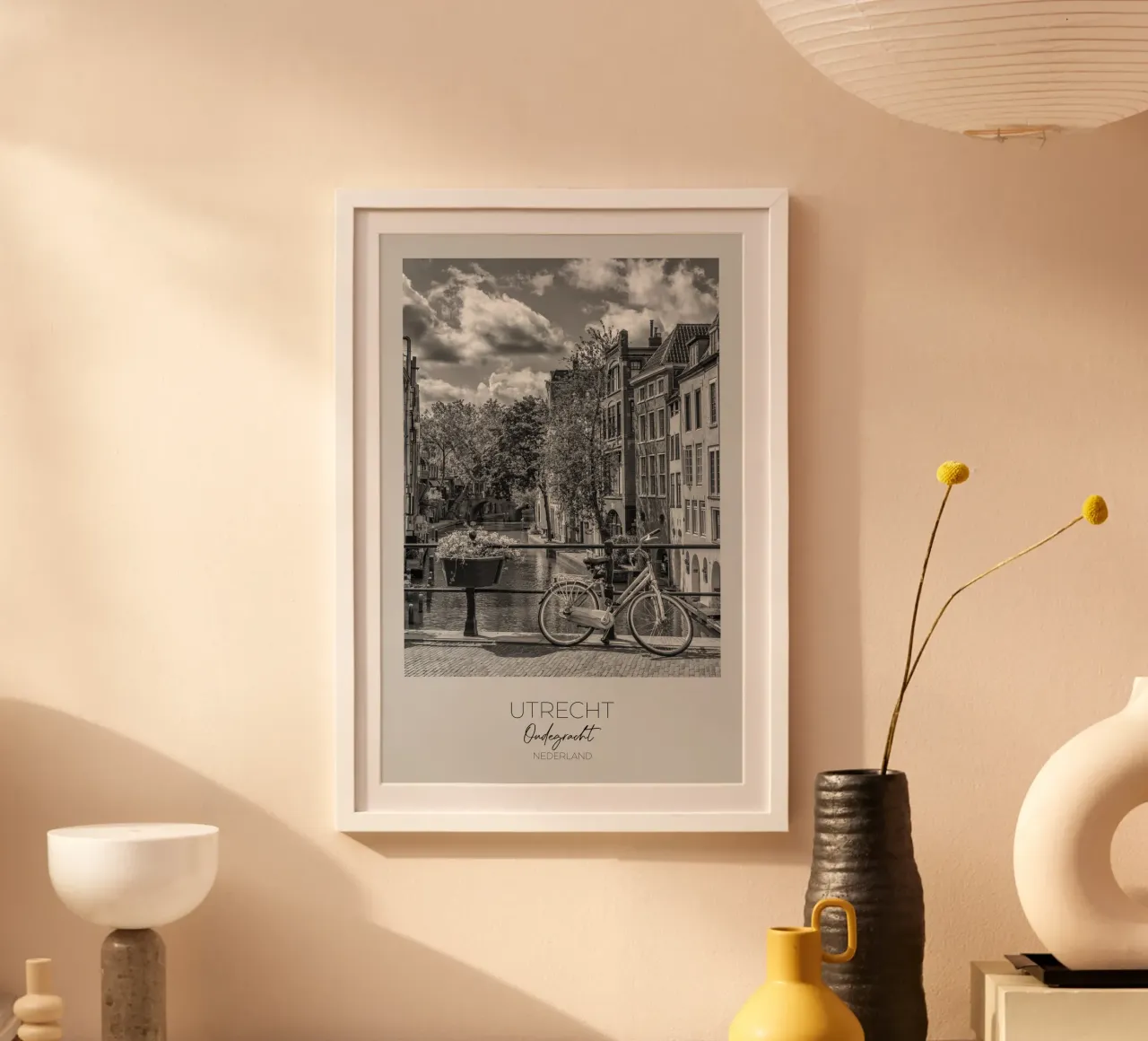 En point de mire : UTRECHT Oudegracht avec vue en direction du sud poster avec cadre en plastique de Melanie Viola