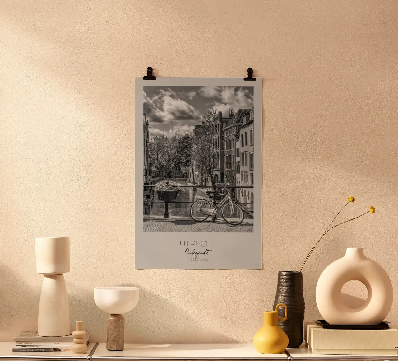 En point de mire : UTRECHT Oudegracht avec vue en direction du sud poster avec cadre en plastique de Melanie Viola