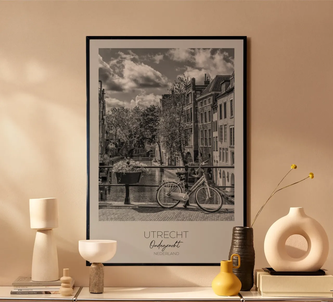En point de mire : UTRECHT Oudegracht avec vue en direction du sud poster avec cadre en plastique de Melanie Viola