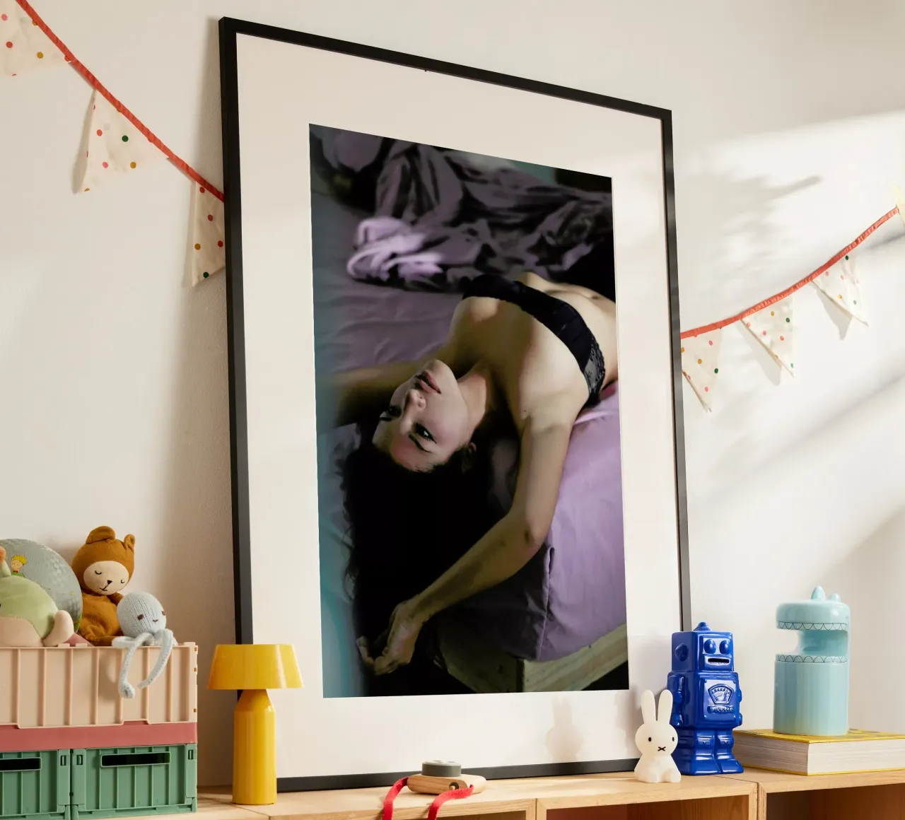 My girlfriends - Flor poster con telaio in plastica da Ana Topoleanu