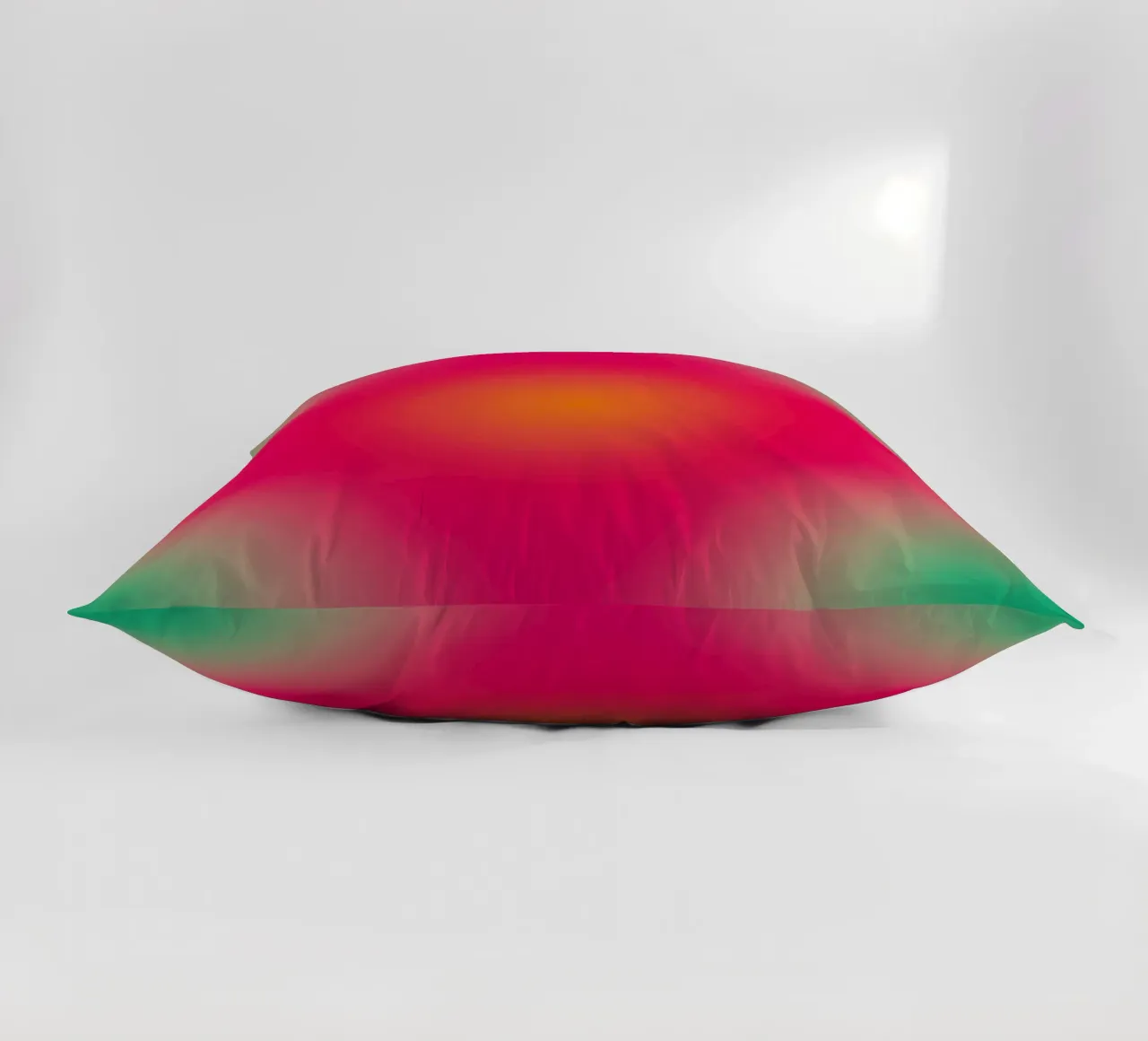 Delicato gradiente papavero verde rosso arancio cuscino da Katja Stehle Design
