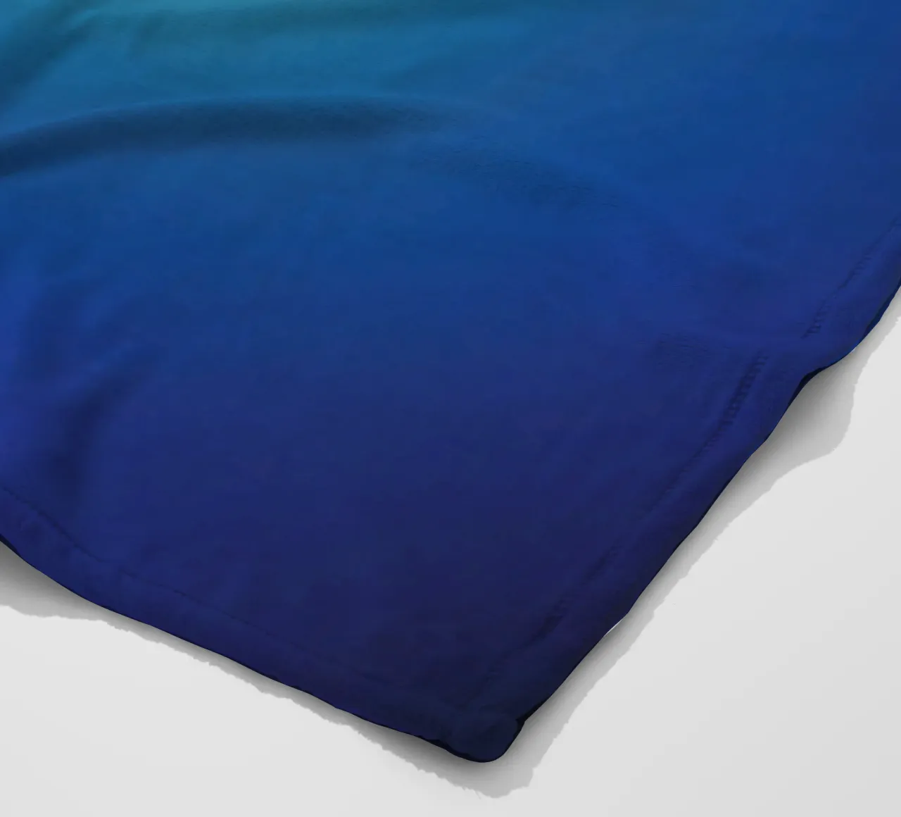 Delicato gradiente Notte blu profondo Aurora coperta in pile da Katja Stehle Design