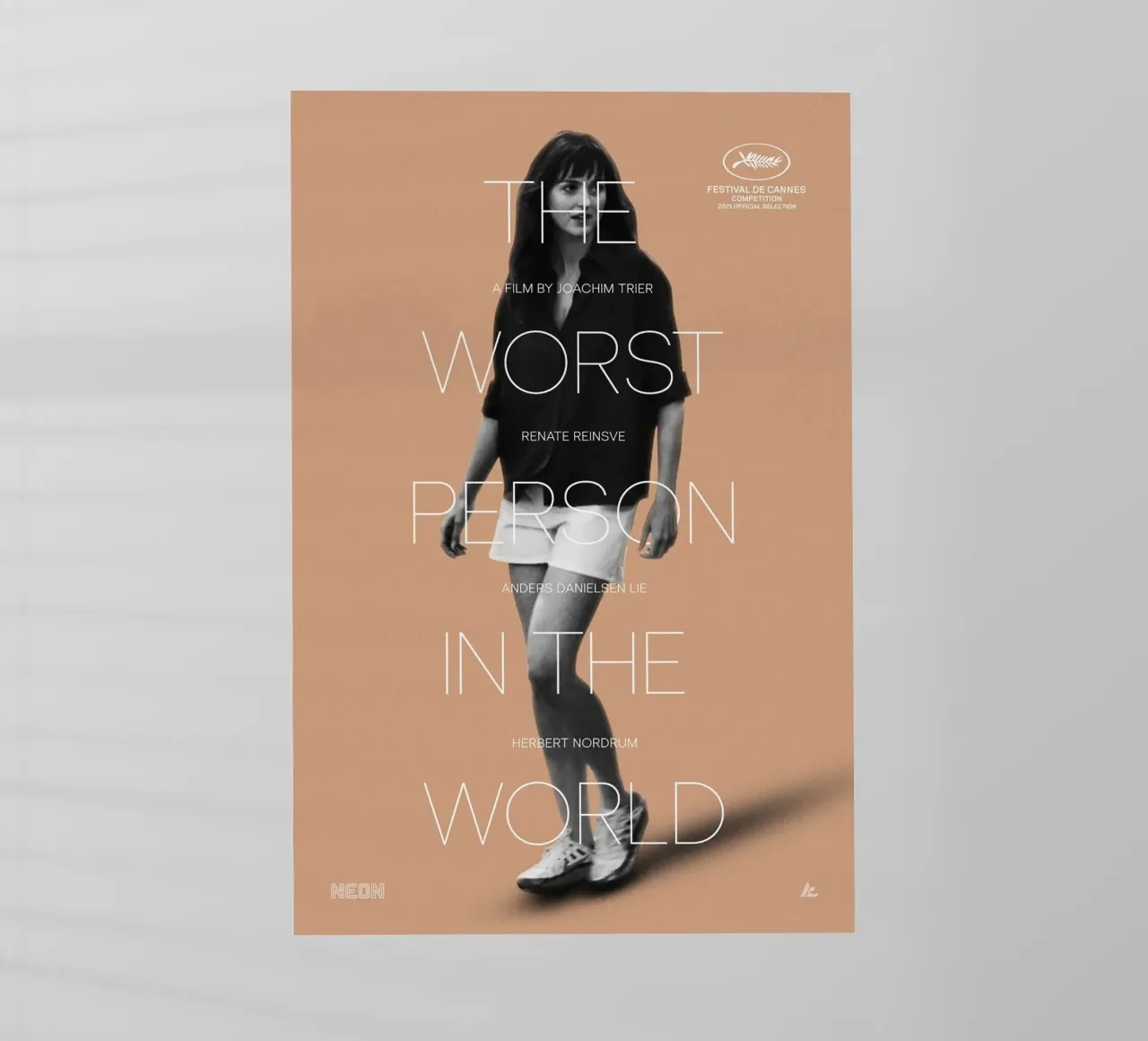 The Worst Person in the World pellicola backlit da Attaboy Dsgn