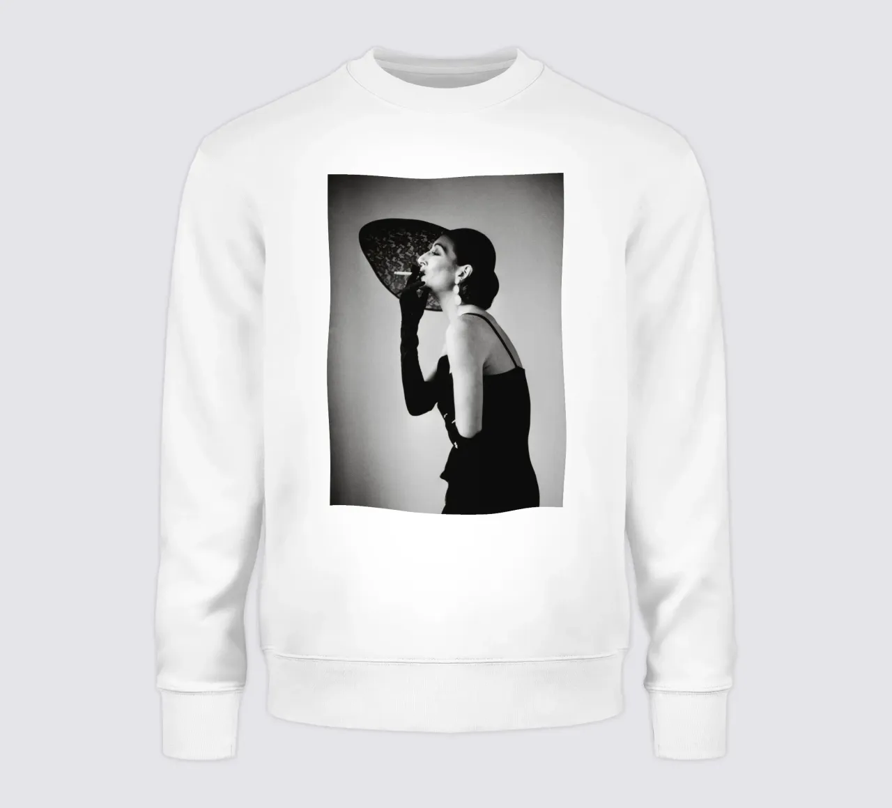 june newton fumando sudadera de Takeme