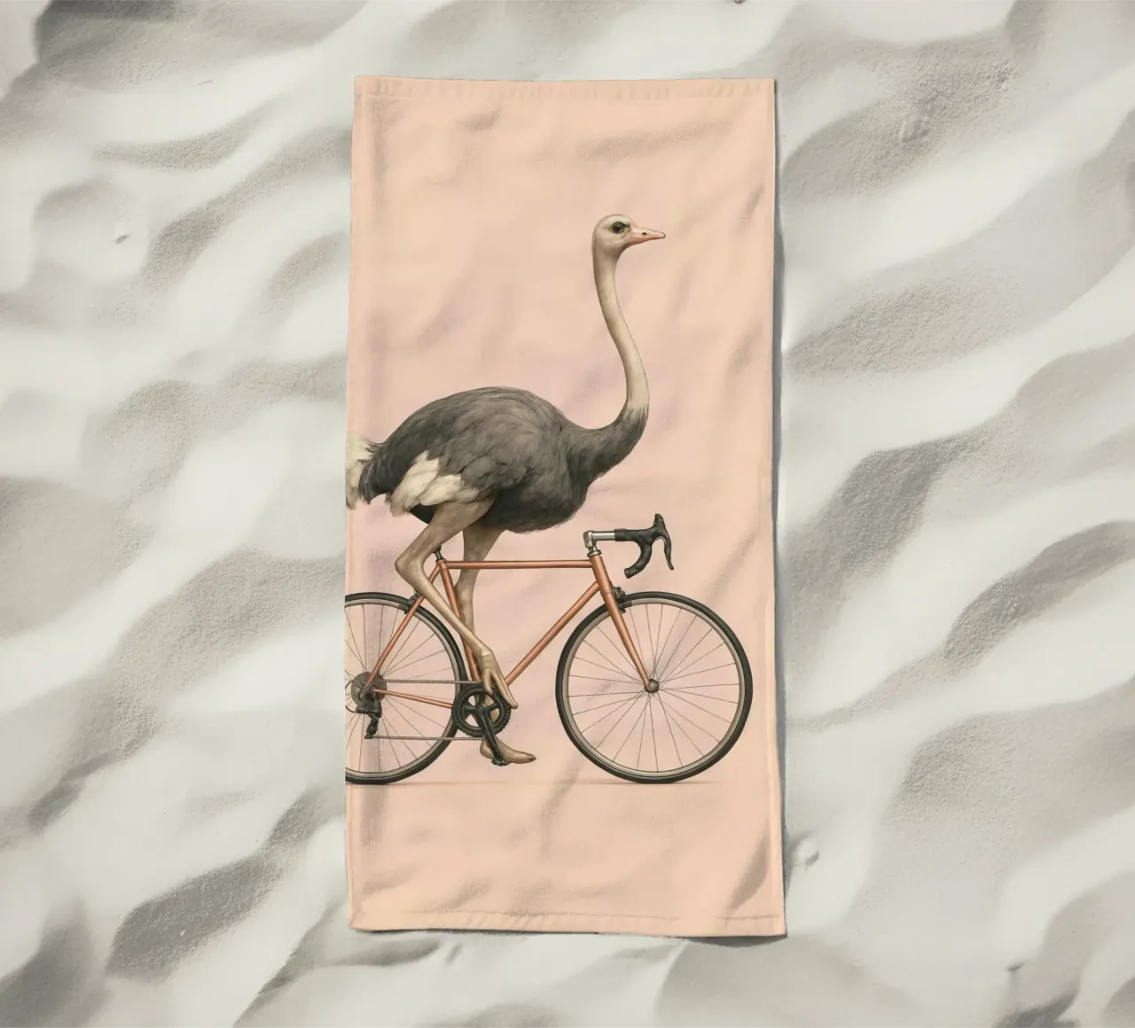 Struzzo in bicicletta - Uccello divertente e surreale su una bicicletta telo mare da Lootprint