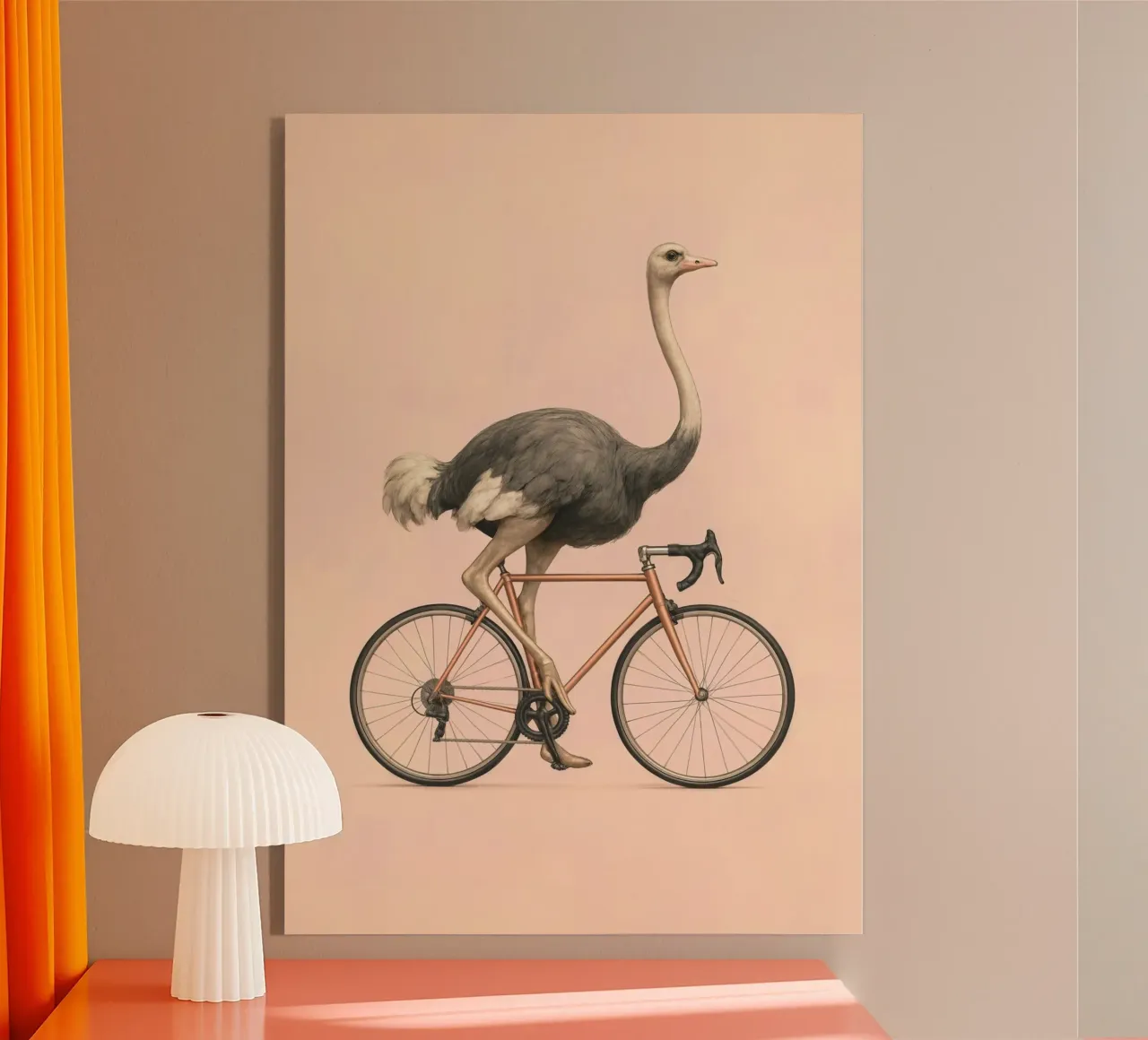 Struzzo in bicicletta - Uccello divertente e surreale su una bicicletta plexiglass da Lootprint