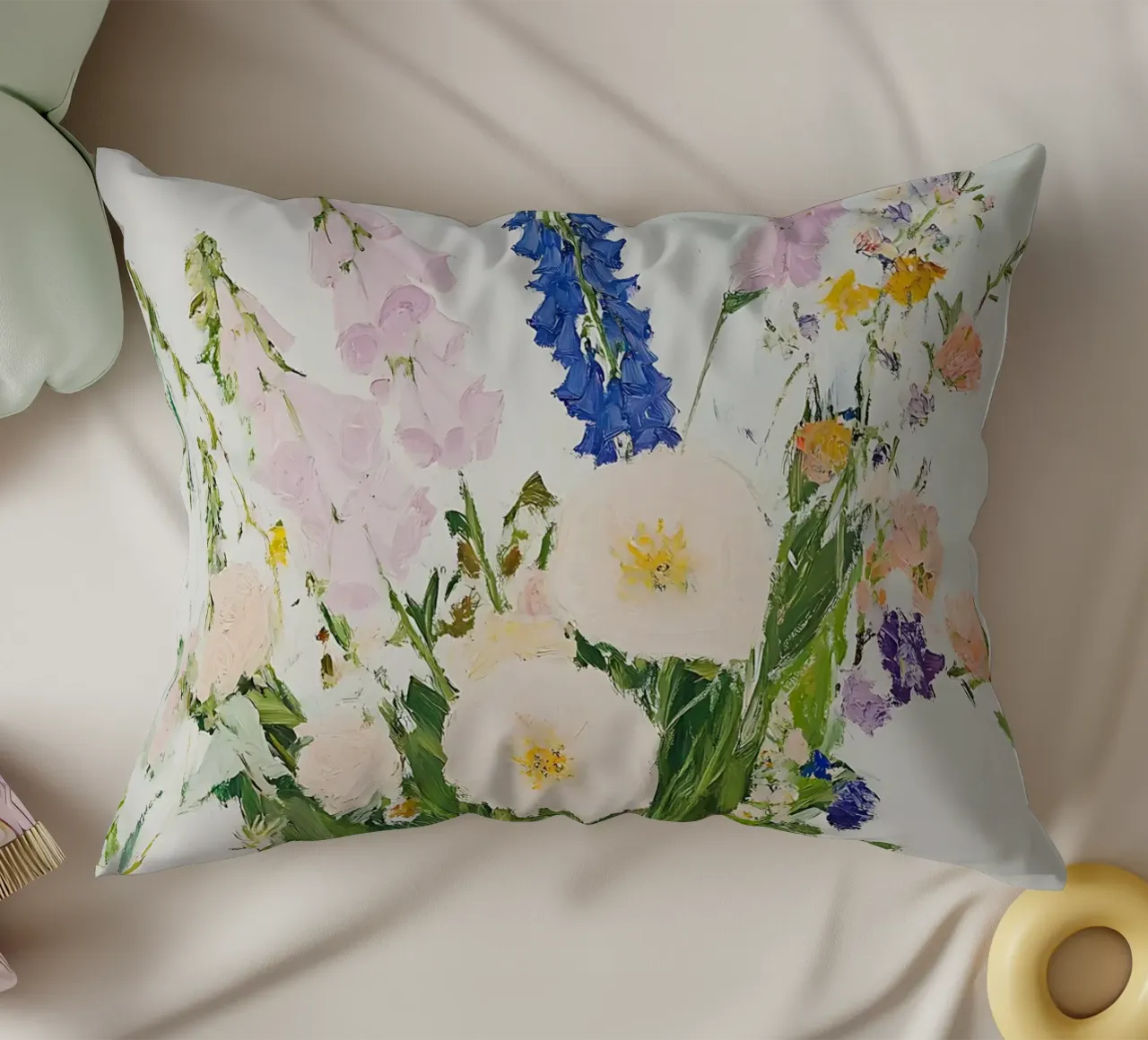 Fiori in vaso, stampa floreale cuscino da Little Lila