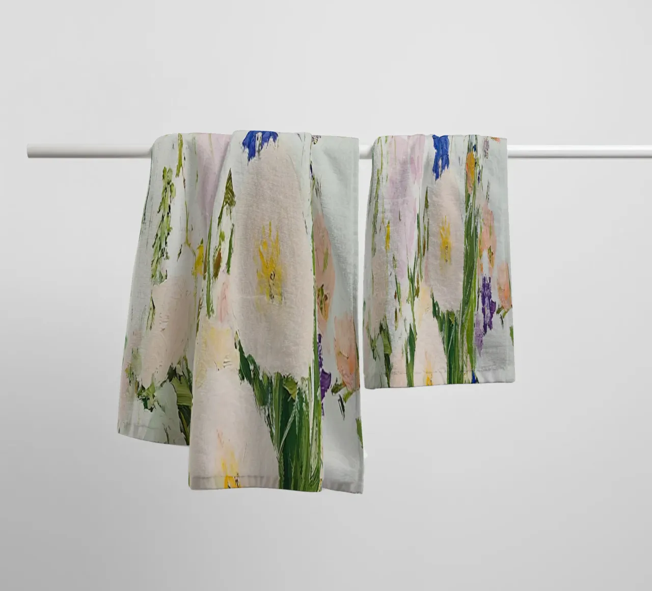 Fiori in vaso, stampa floreale asciugamano da bagno da Little Lila