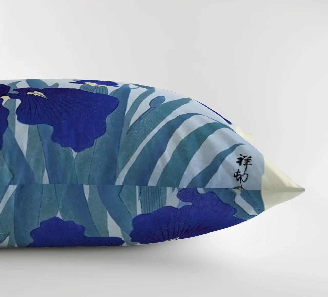 Koson - Iris Flowers cuscino da Vintage by JUNIQE