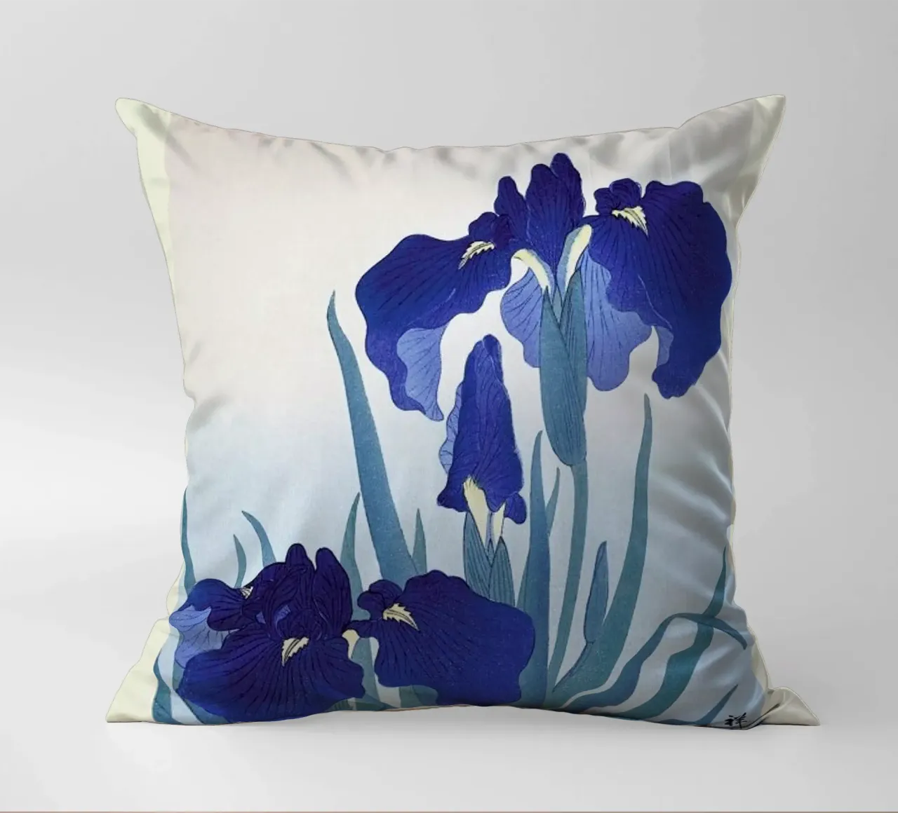 Koson - Iris Flowers cuscino da Vintage by JUNIQE