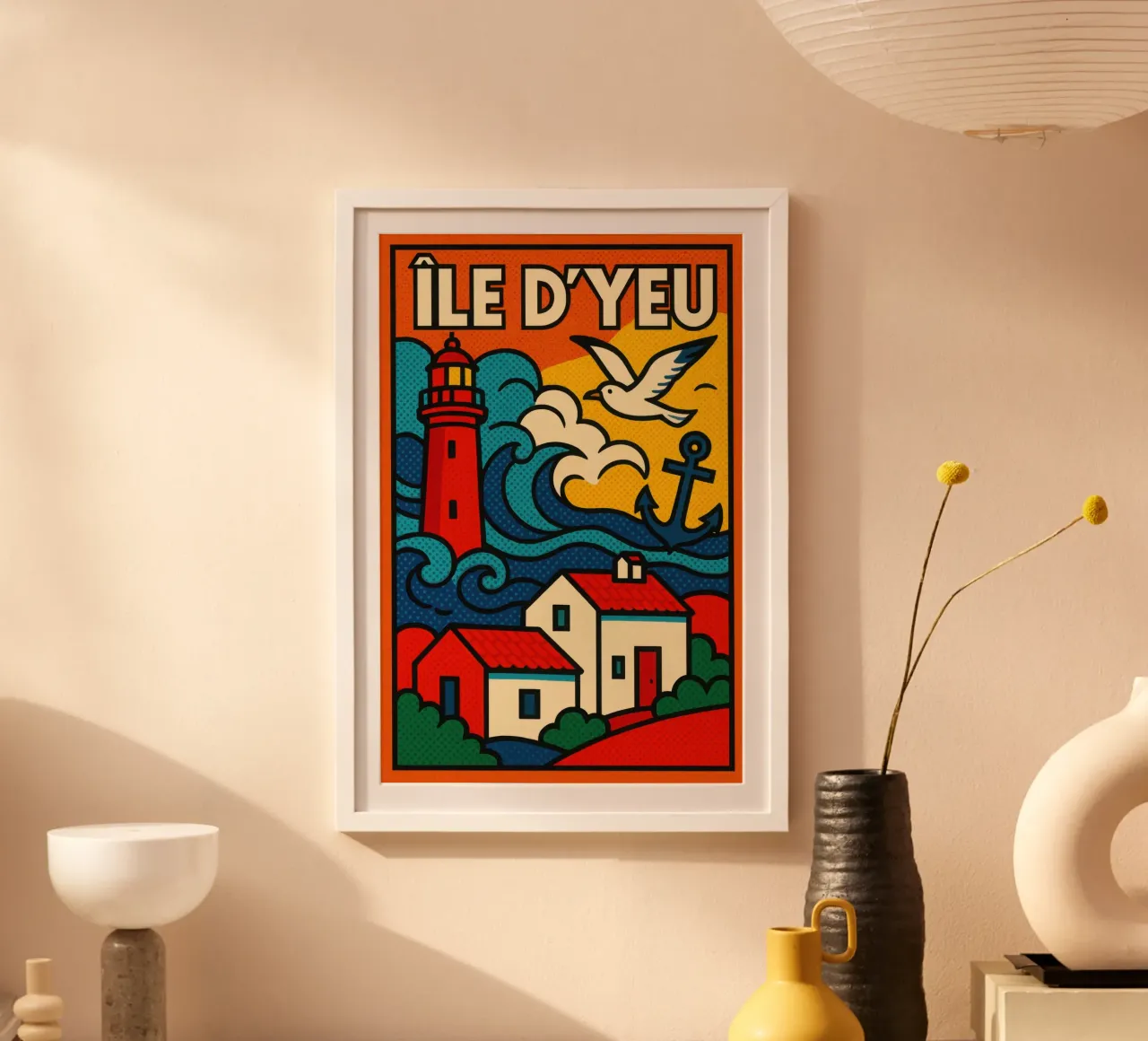 Île d'Yeu pop marine - fari, spruzzi di mare e uno stile di vita gentile poster con telaio in legno da JETLAG | affiches voyage
