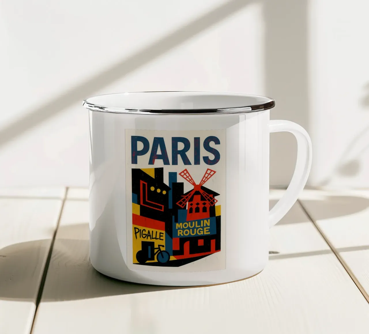 Parigi Pigalle - luci al neon, biciclette e un mulino a vento incandescente tazza in smalto da JETLAG | affiches voyage