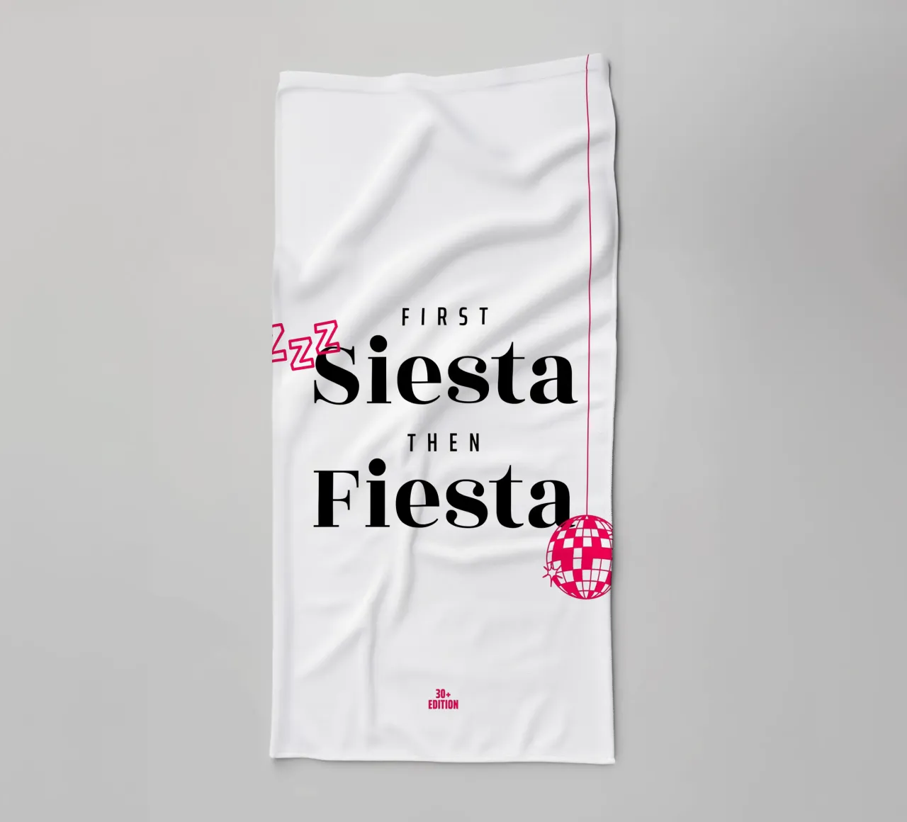 First Siesta then Fiesta – 30+ Edition asciugamano da bagno da Bureau Purpur
