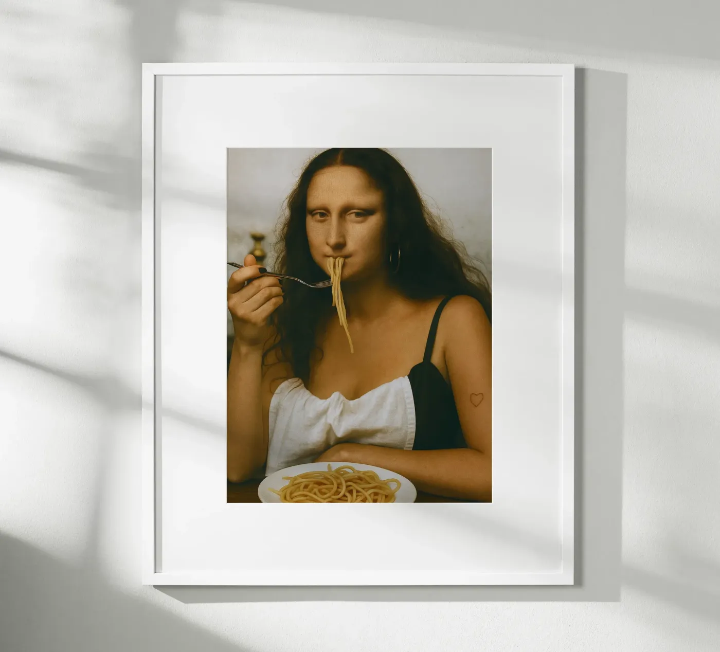 Mona Tasty poster da Dikhotomy