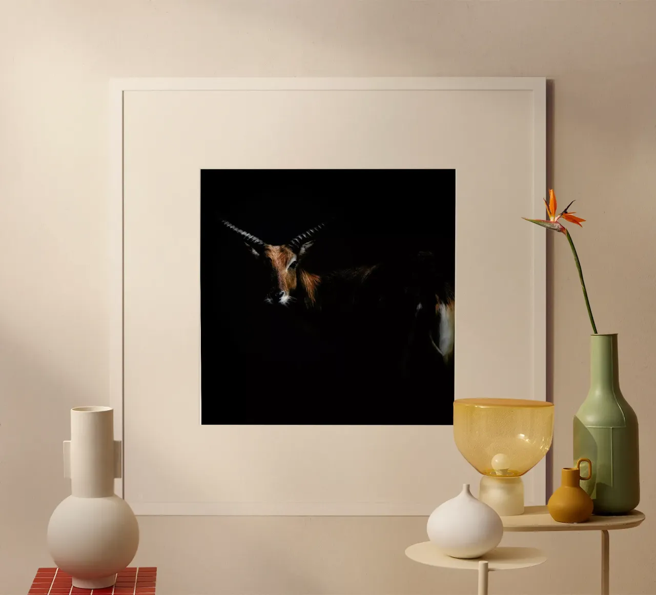 Antelope Lechwe Portrait - Santiago Pascual Buye poster con telaio in plastica da Pictufy