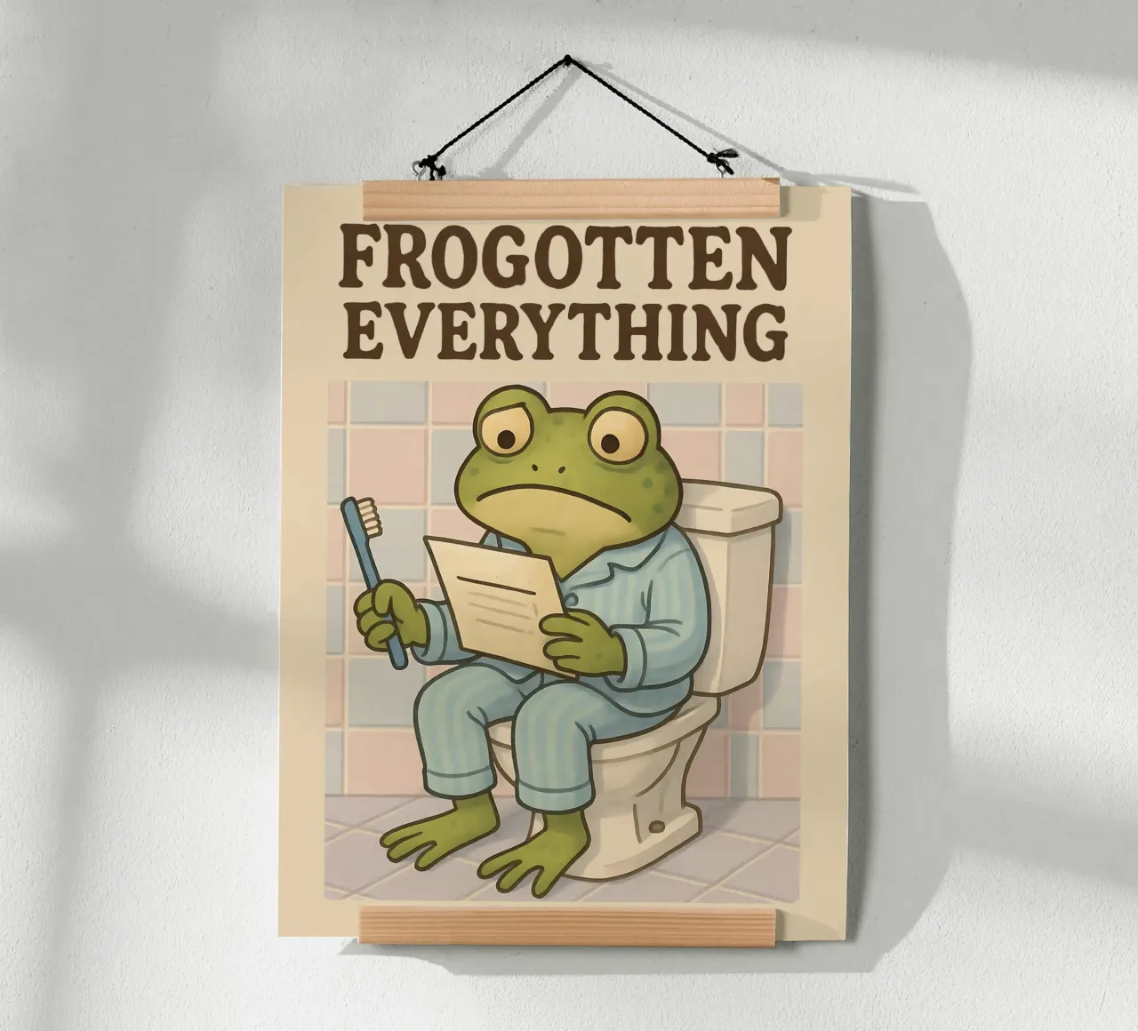 Meme divertente della rana del water poster con telaio in legno da Funny Humor Art