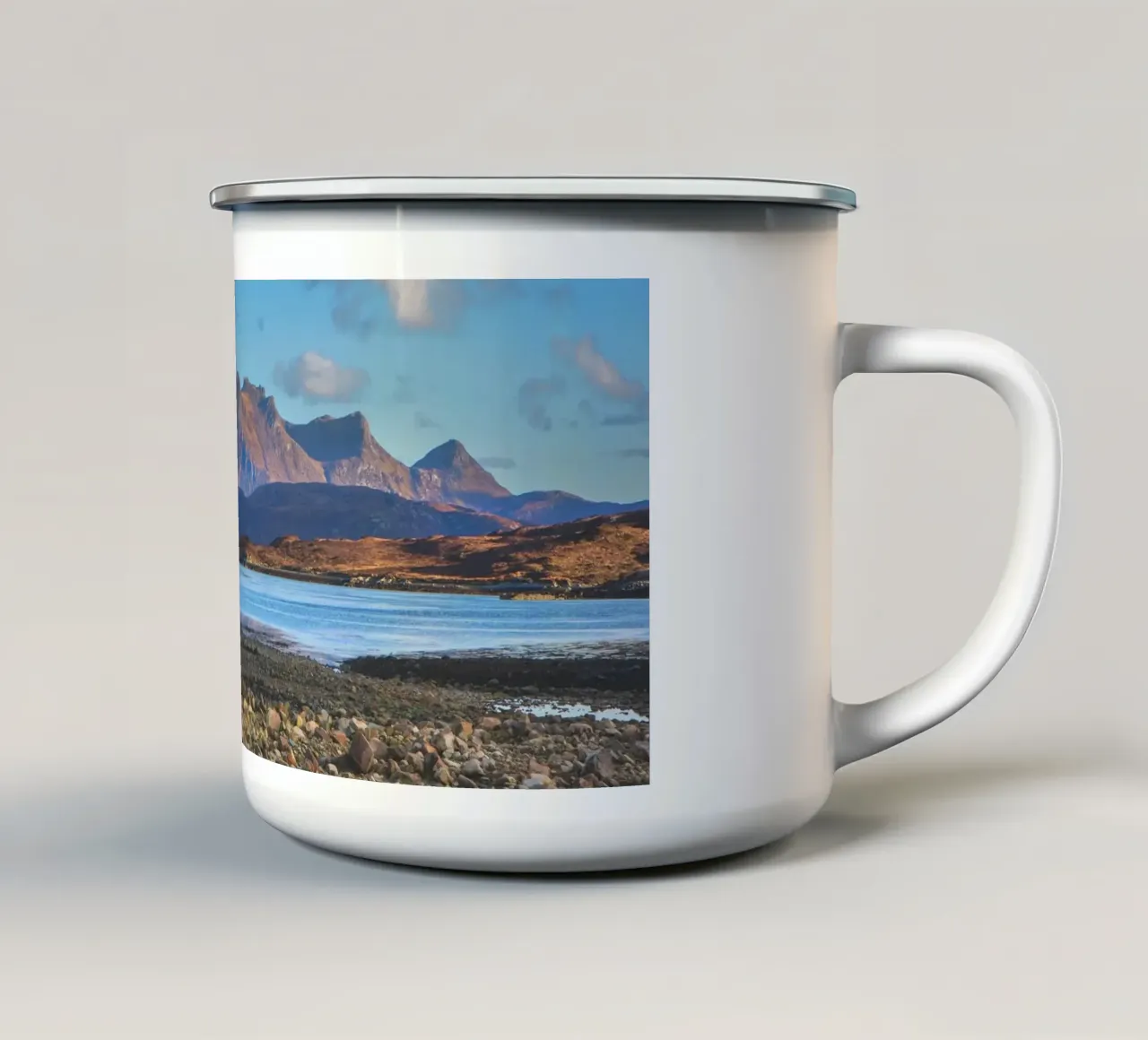 Ben Loyal tazza in smalto da Dave Hare Photography