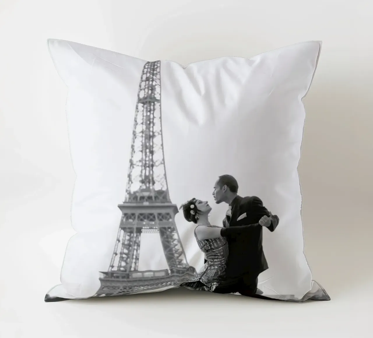 Last Tango In Paris cuscino da Magdalena Martin Photography