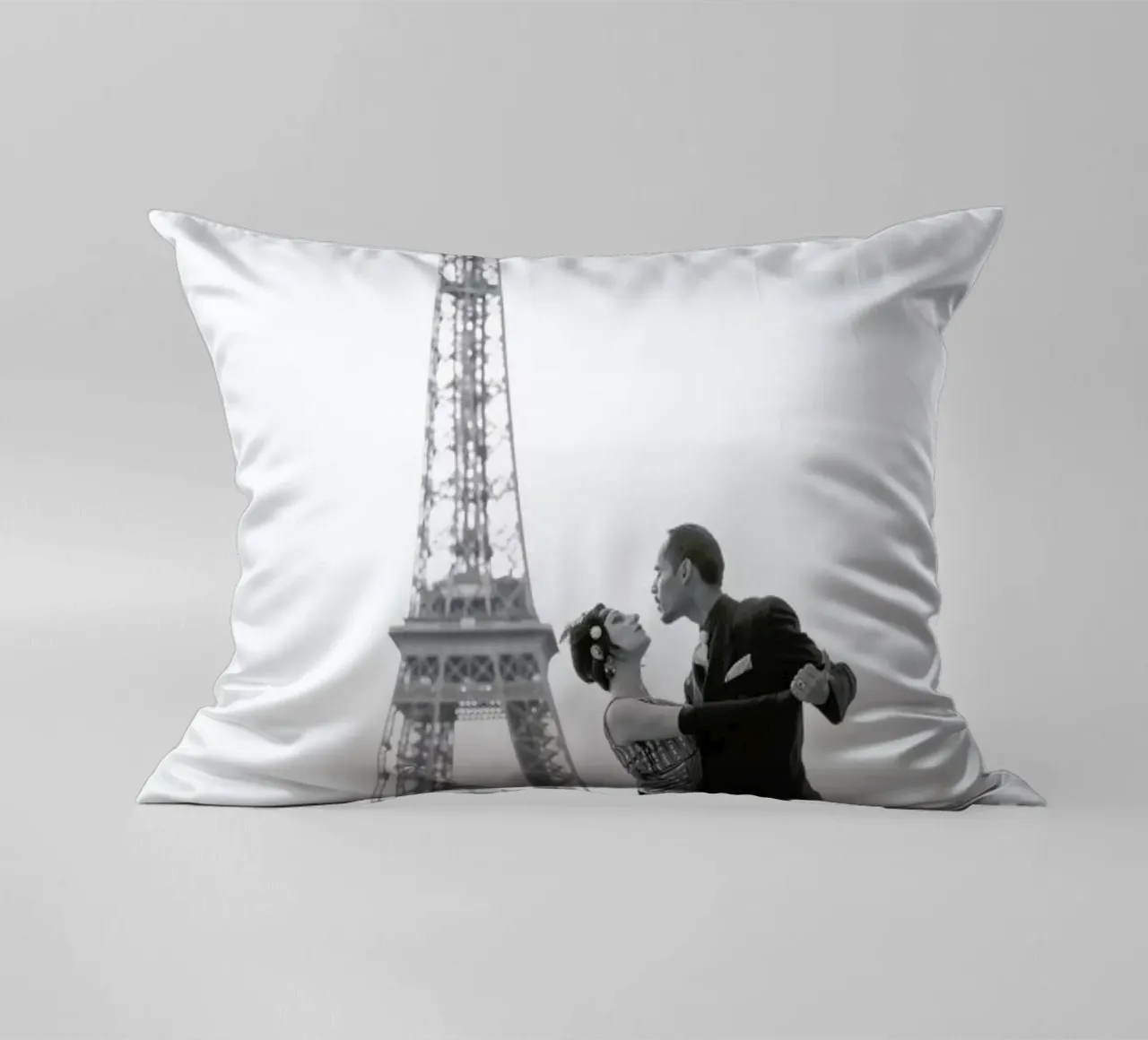 Last Tango In Paris cuscino da Magdalena Martin Photography
