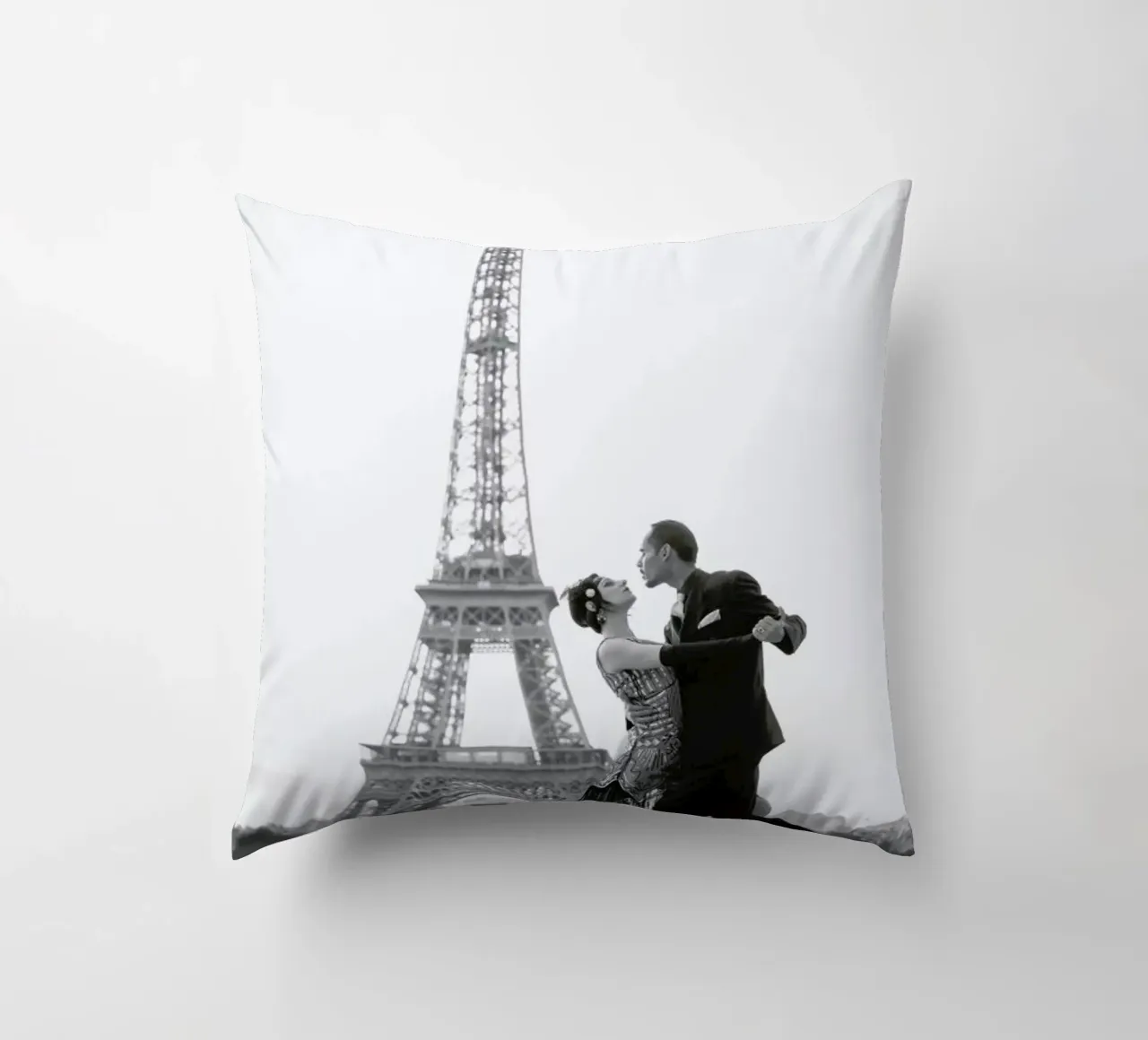 Last Tango In Paris cuscino da Magdalena Martin Photography