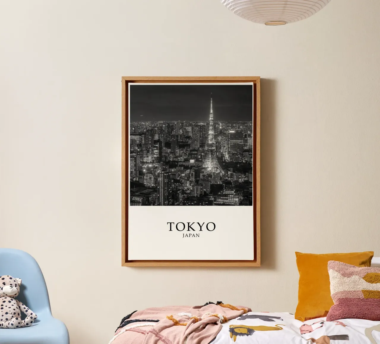 Tokyo Giappone Tokyo Tower Cityscape Architettura in scala di grigi tela con Cornice a cassetta da Charnwood Prints